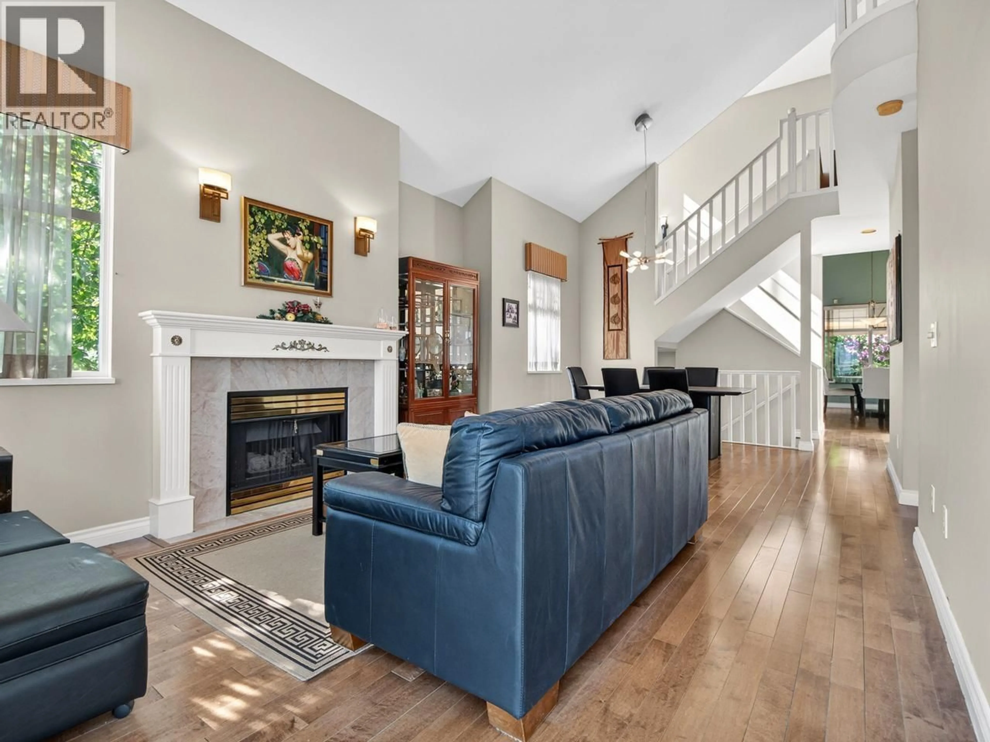 Living room with furniture, unknown for 29 - 5221 OAKMOUNT CRESCENT, Burnaby British Columbia V5H4R4