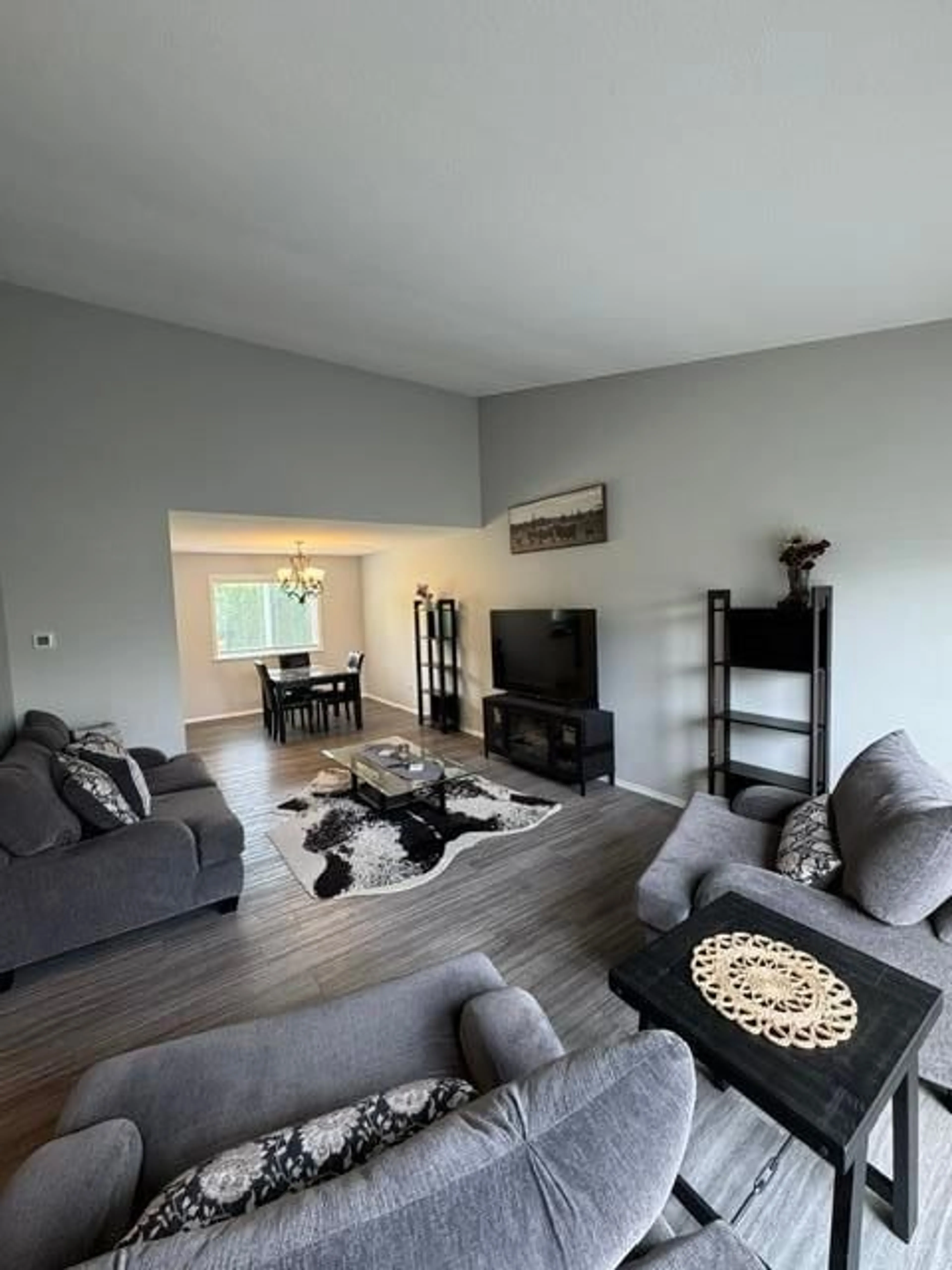 Living room with furniture, unknown for 7665 SAPPHIRE DRIVE, Chilliwack British Columbia V2R3A7