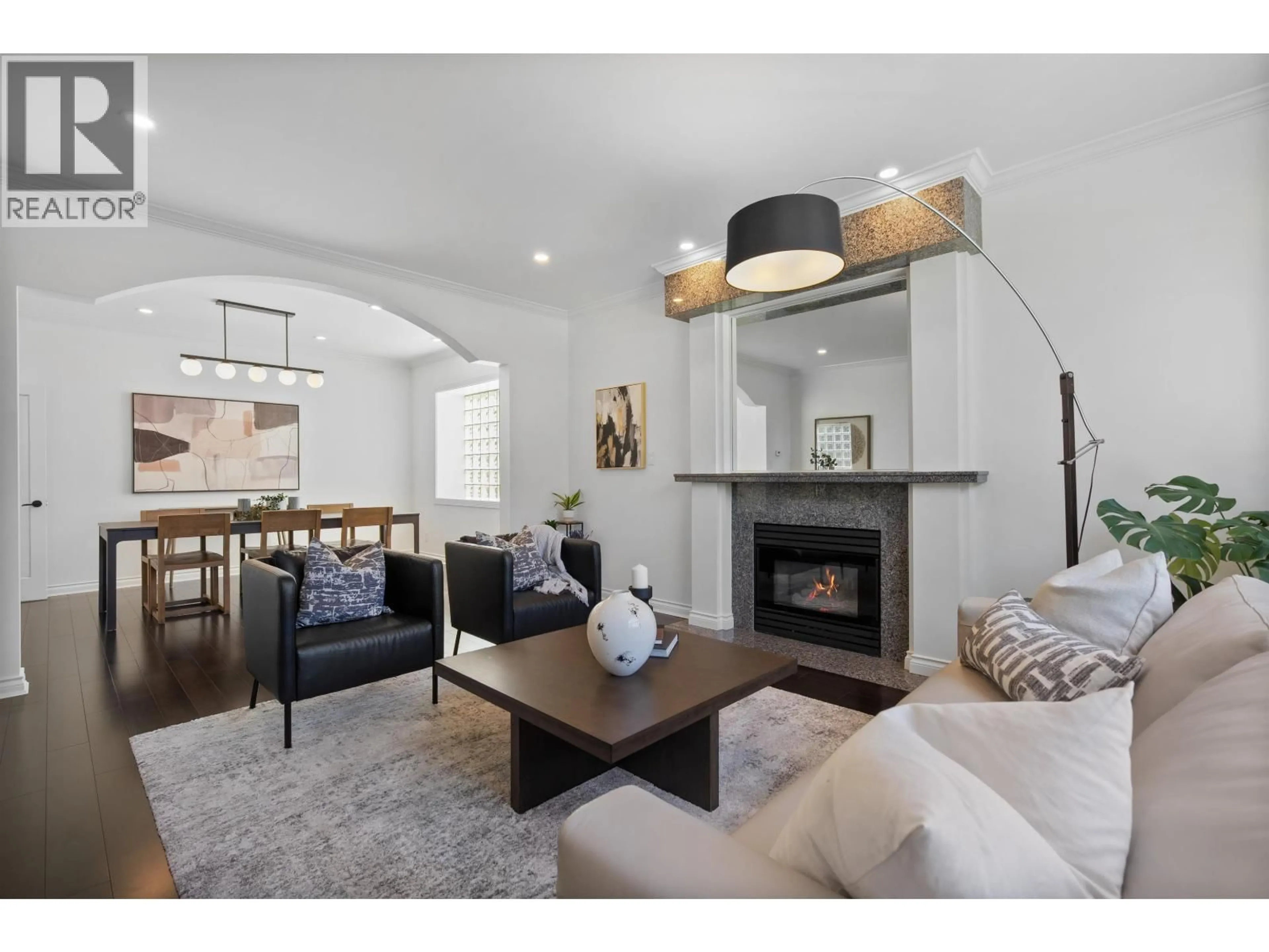 Living room with furniture, unknown for 917 WAVERTREE ROAD, North Vancouver British Columbia V7R1S4