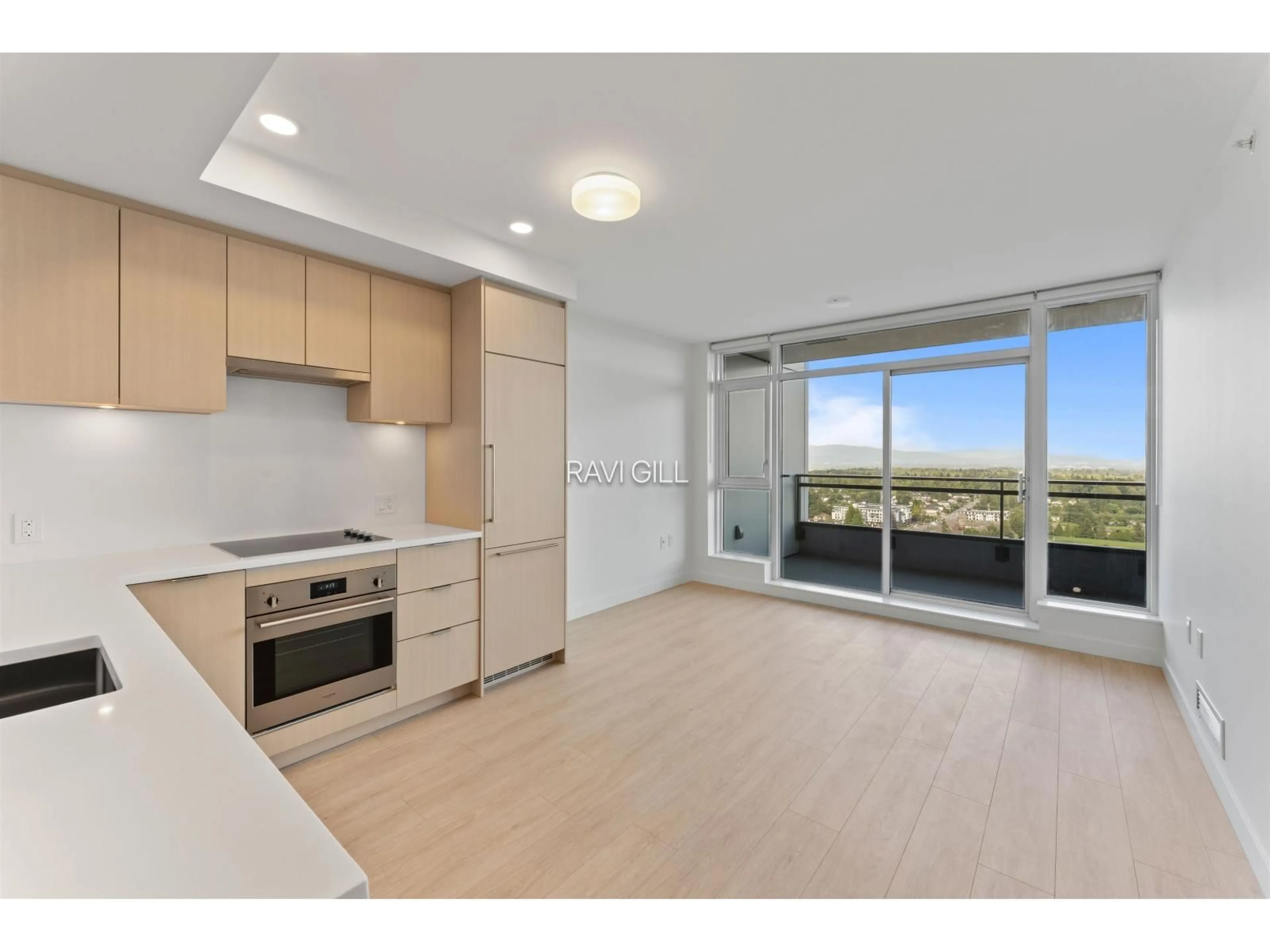 Standard kitchen, unknown for 512 - 13675 107A AVENUE, Surrey British Columbia V3T0X3