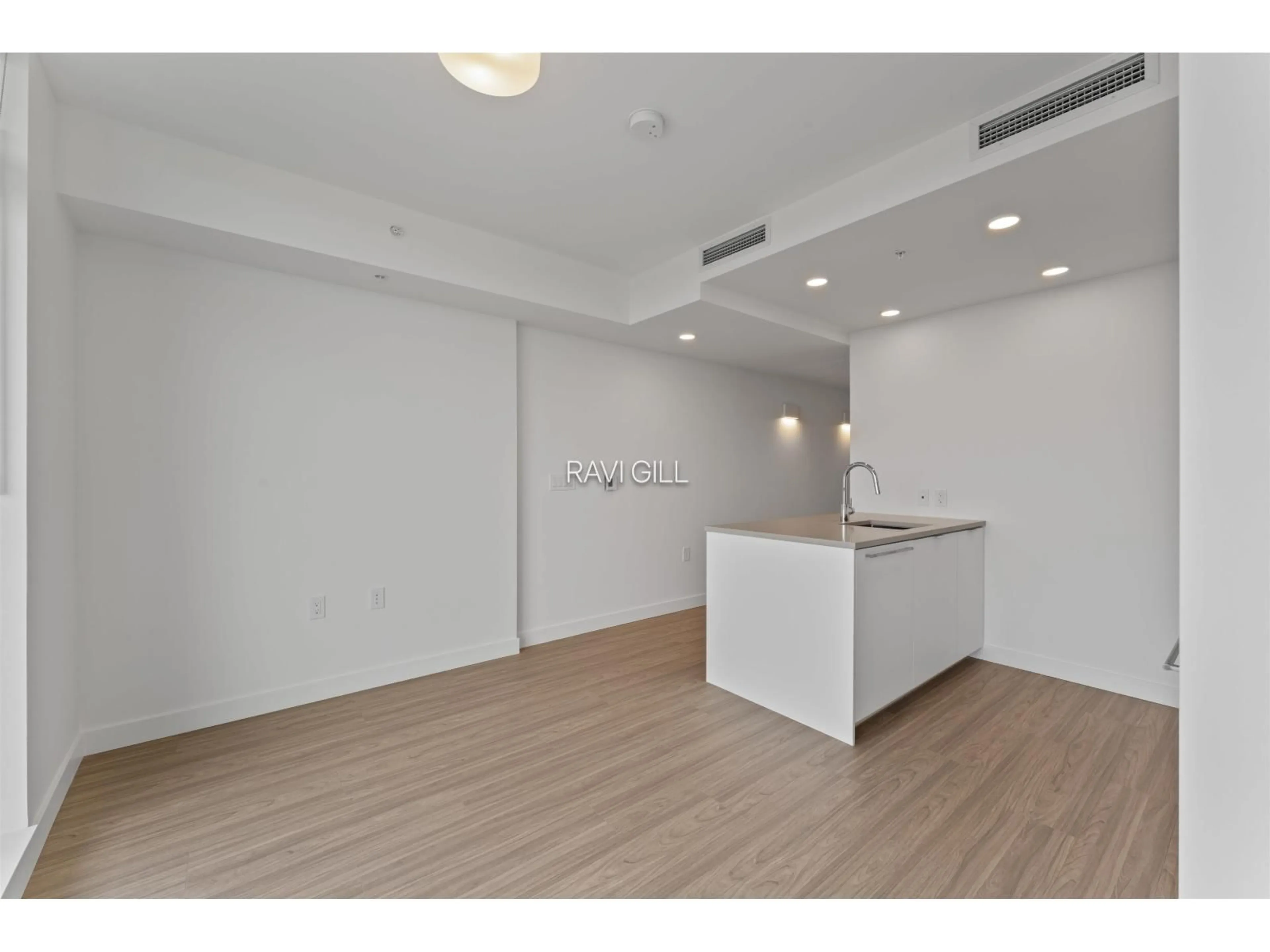A pic of a room for 3003 - 13675 107A AVENUE, Surrey British Columbia V3T0X3