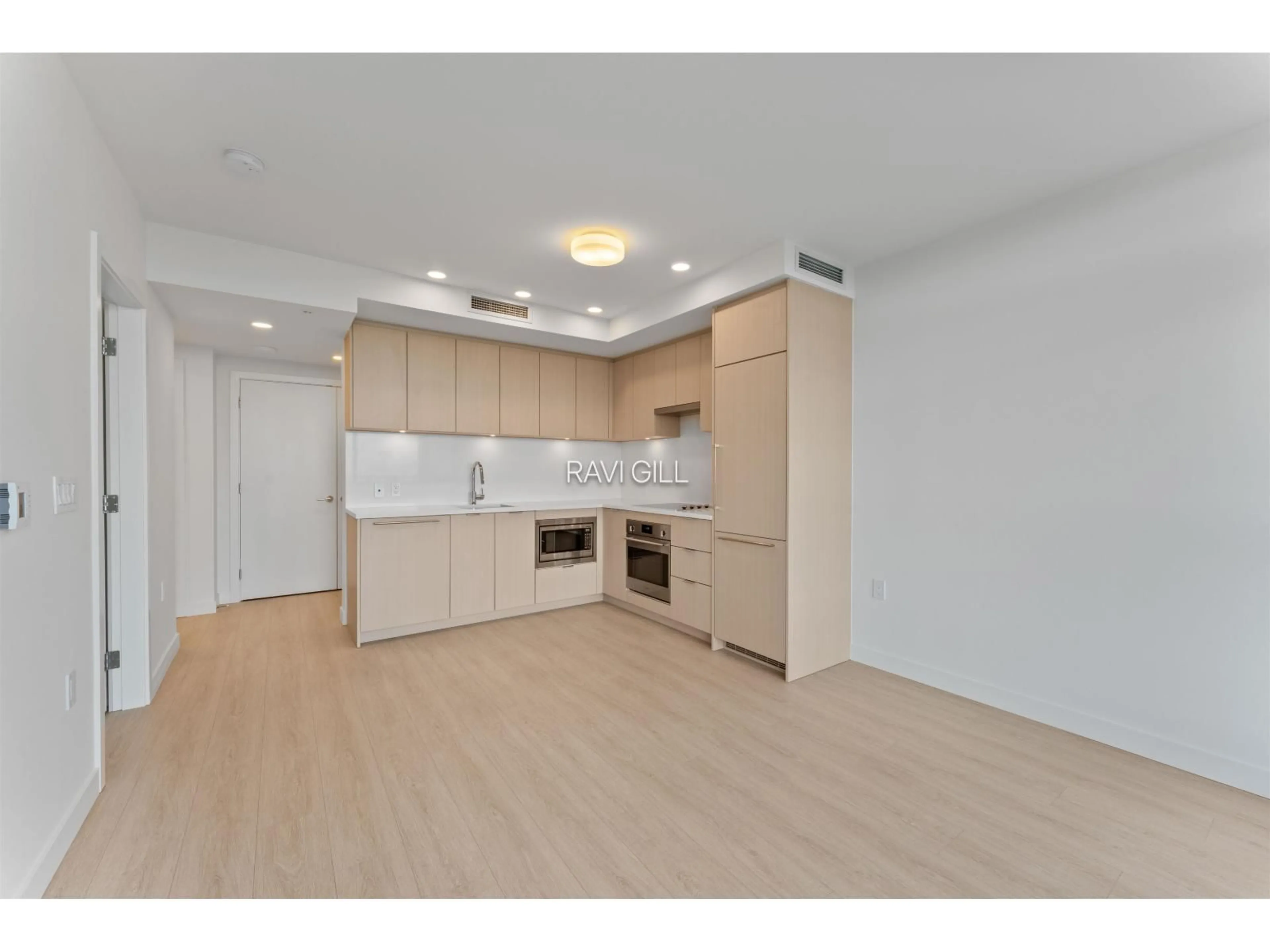 Standard kitchen, unknown for 3012 - 13675 107A AVENUE, Surrey British Columbia V3T0X3