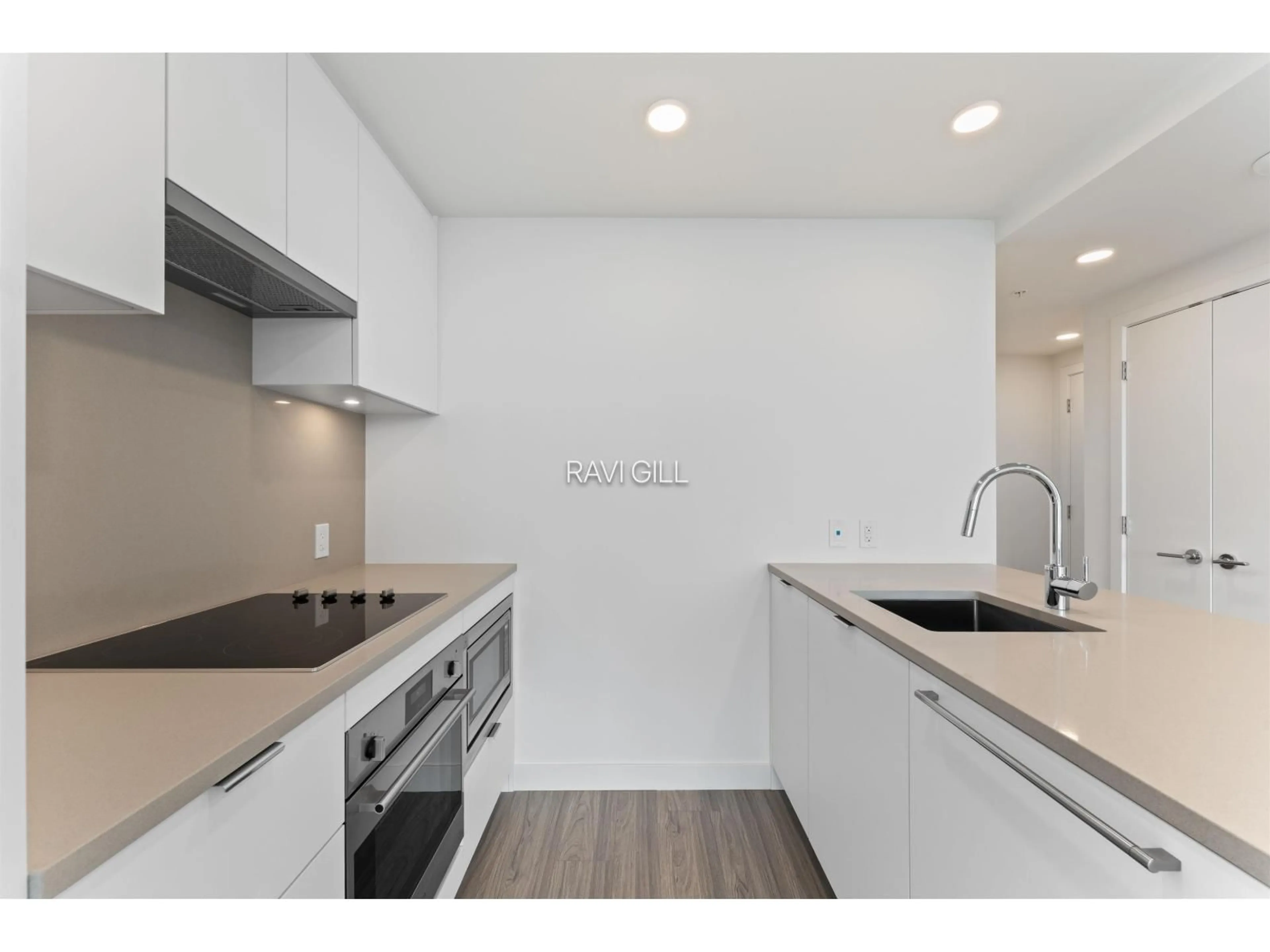 Standard kitchen, wood/laminate floor for 2609 - 13675 107A AVENUE, Surrey British Columbia V3T0X3
