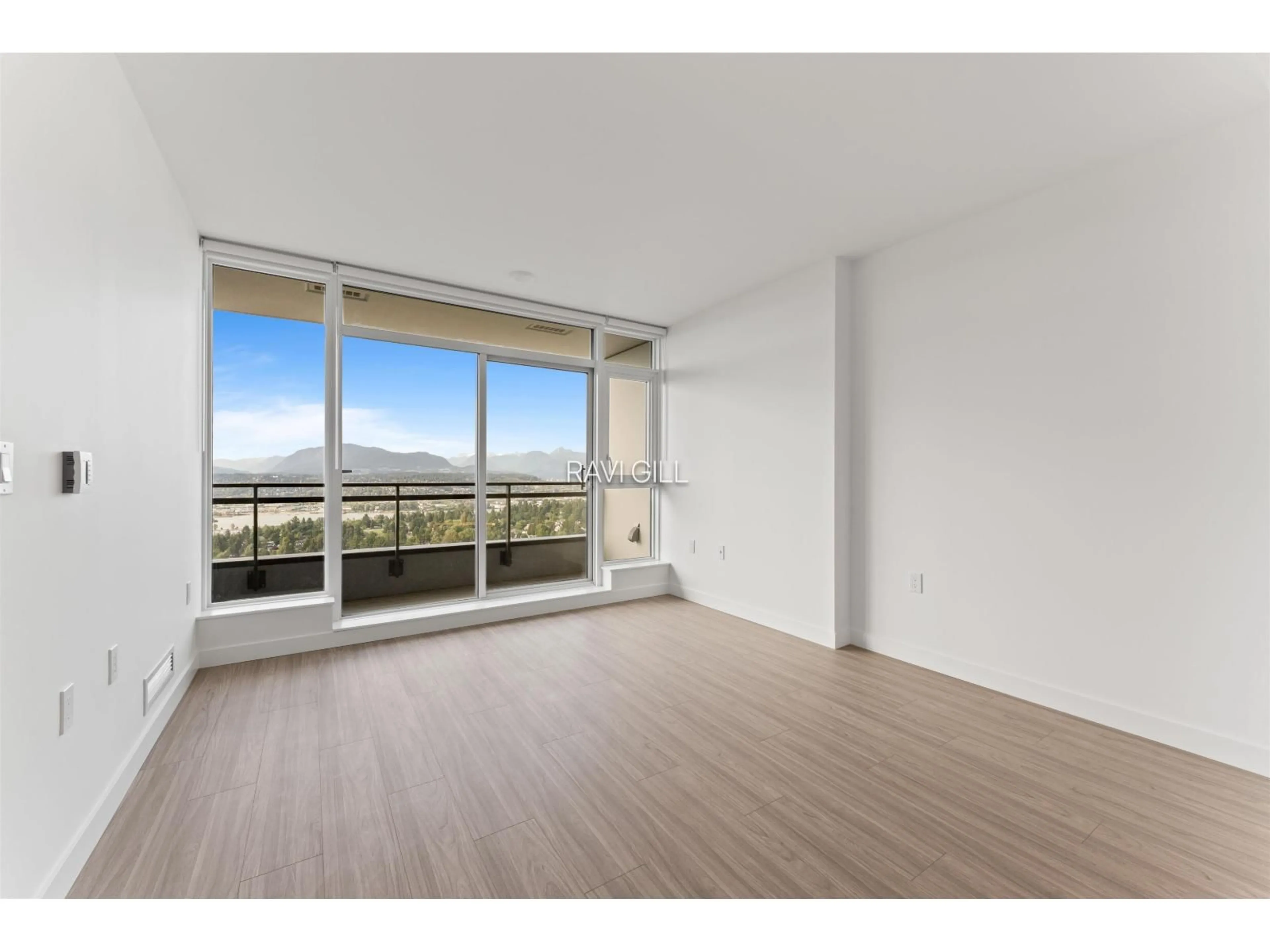 A pic of a room for 2609 - 13675 107A AVENUE, Surrey British Columbia V3T0X3