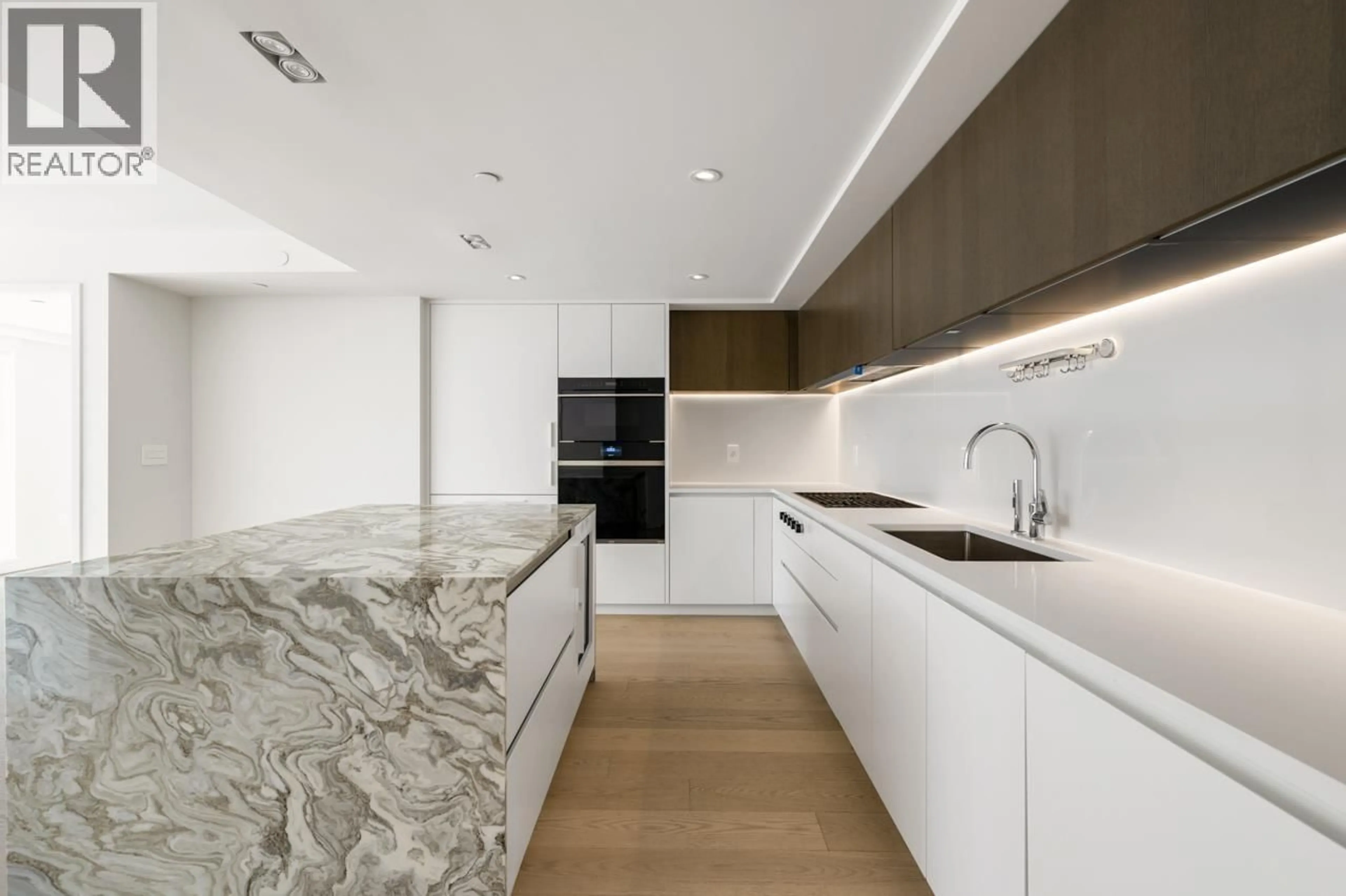 Contemporary kitchen, unknown for 201 - 3596 28TH AVENUE, Vancouver British Columbia V6S2G5