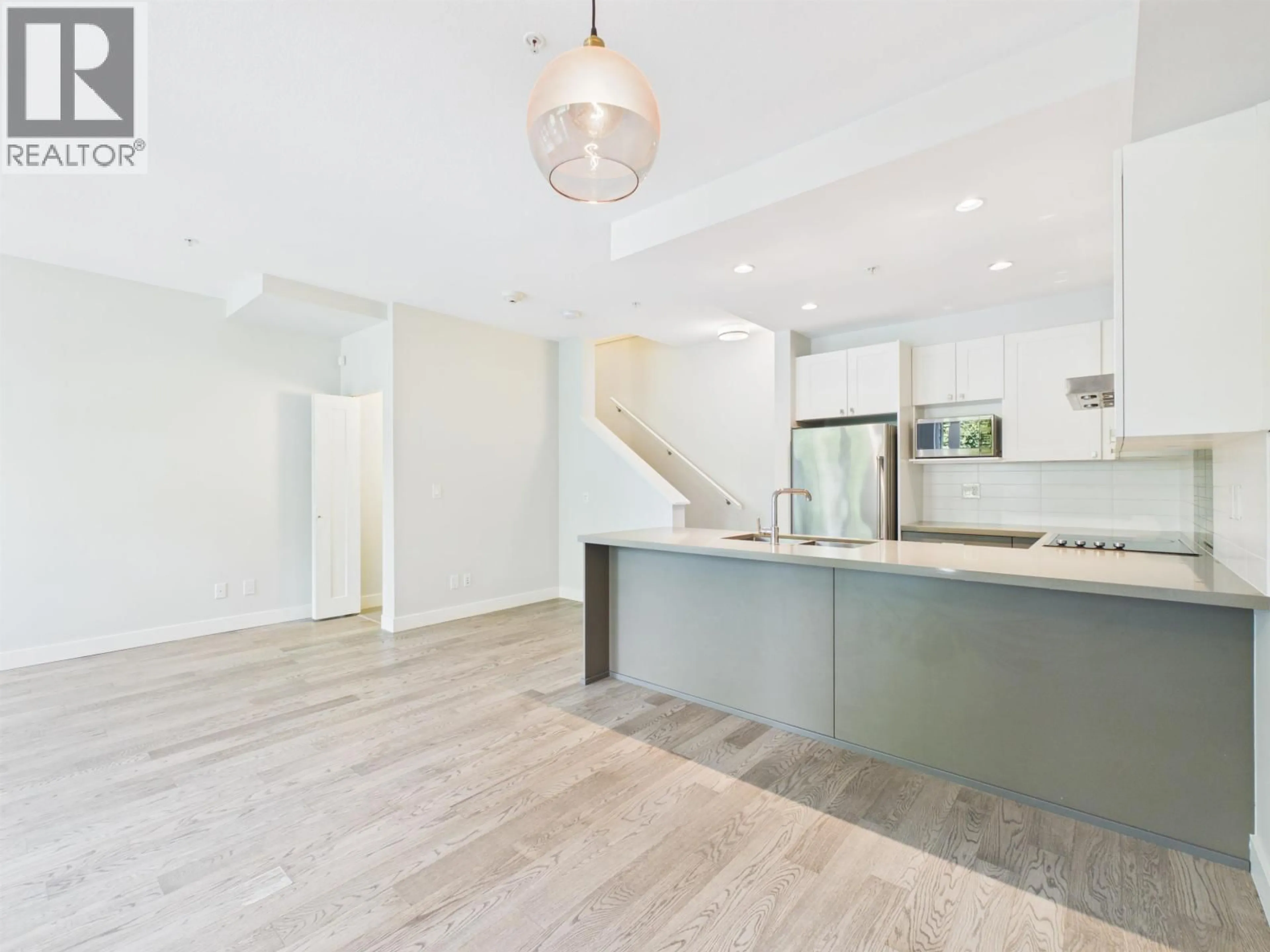 Open concept kitchen, unknown for 13 - 3201 NOEL DRIVE, Burnaby British Columbia V3J0G9
