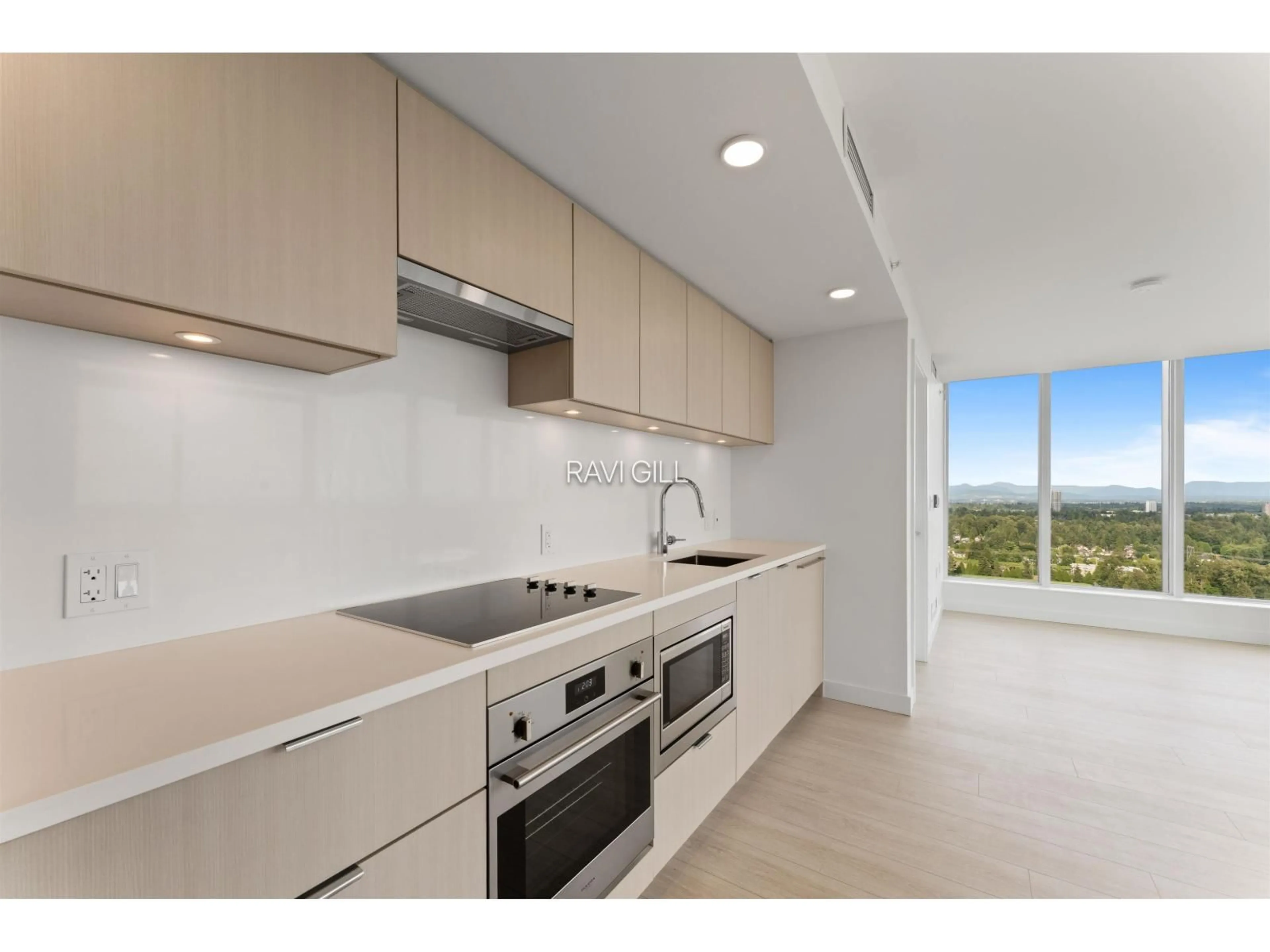 Standard kitchen, unknown for 3402 - 13675 107A AVENUE, Surrey British Columbia V3T0X3