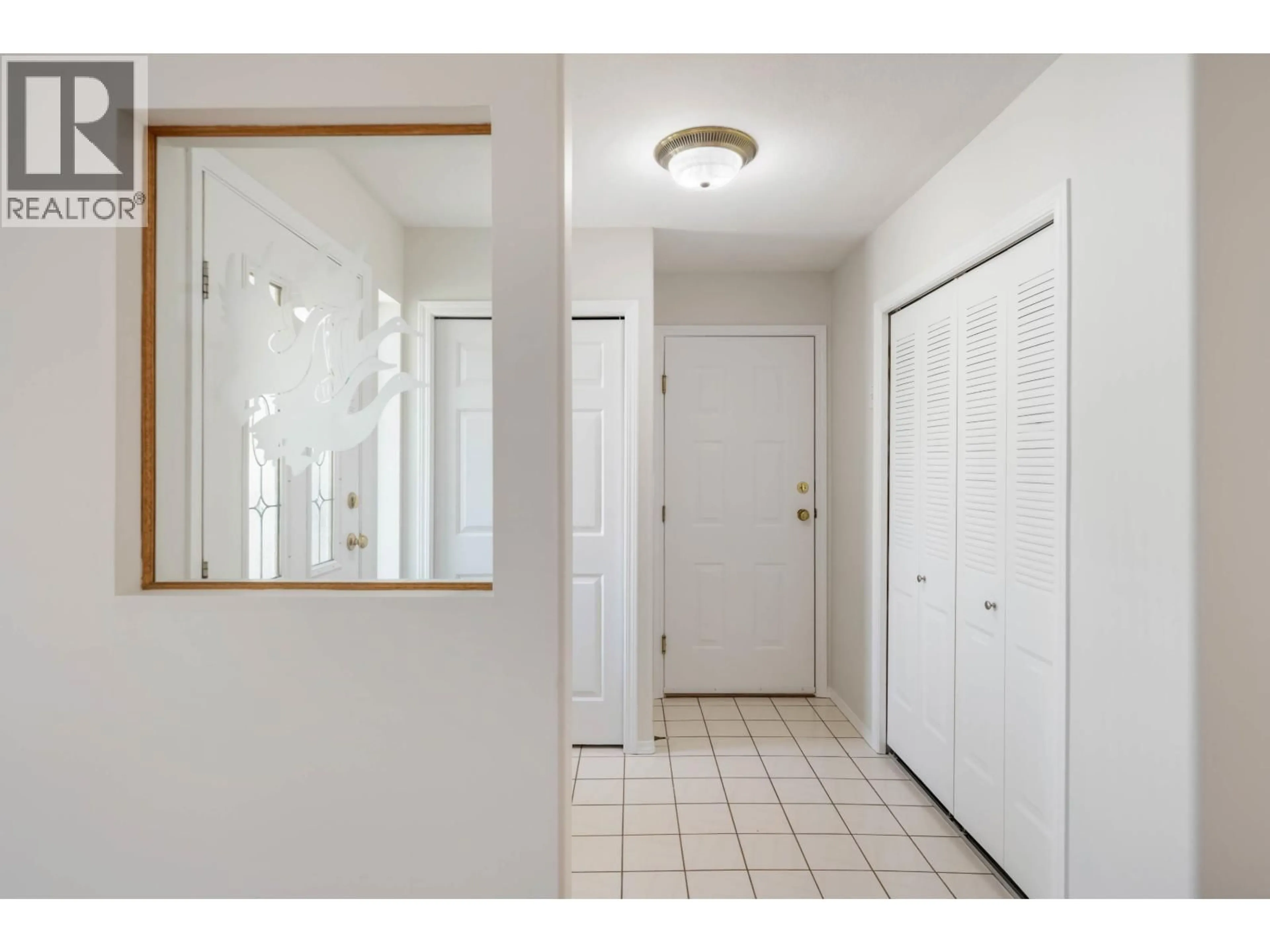 Indoor entryway for 11484 207 STREET, Maple Ridge British Columbia V2X1X1