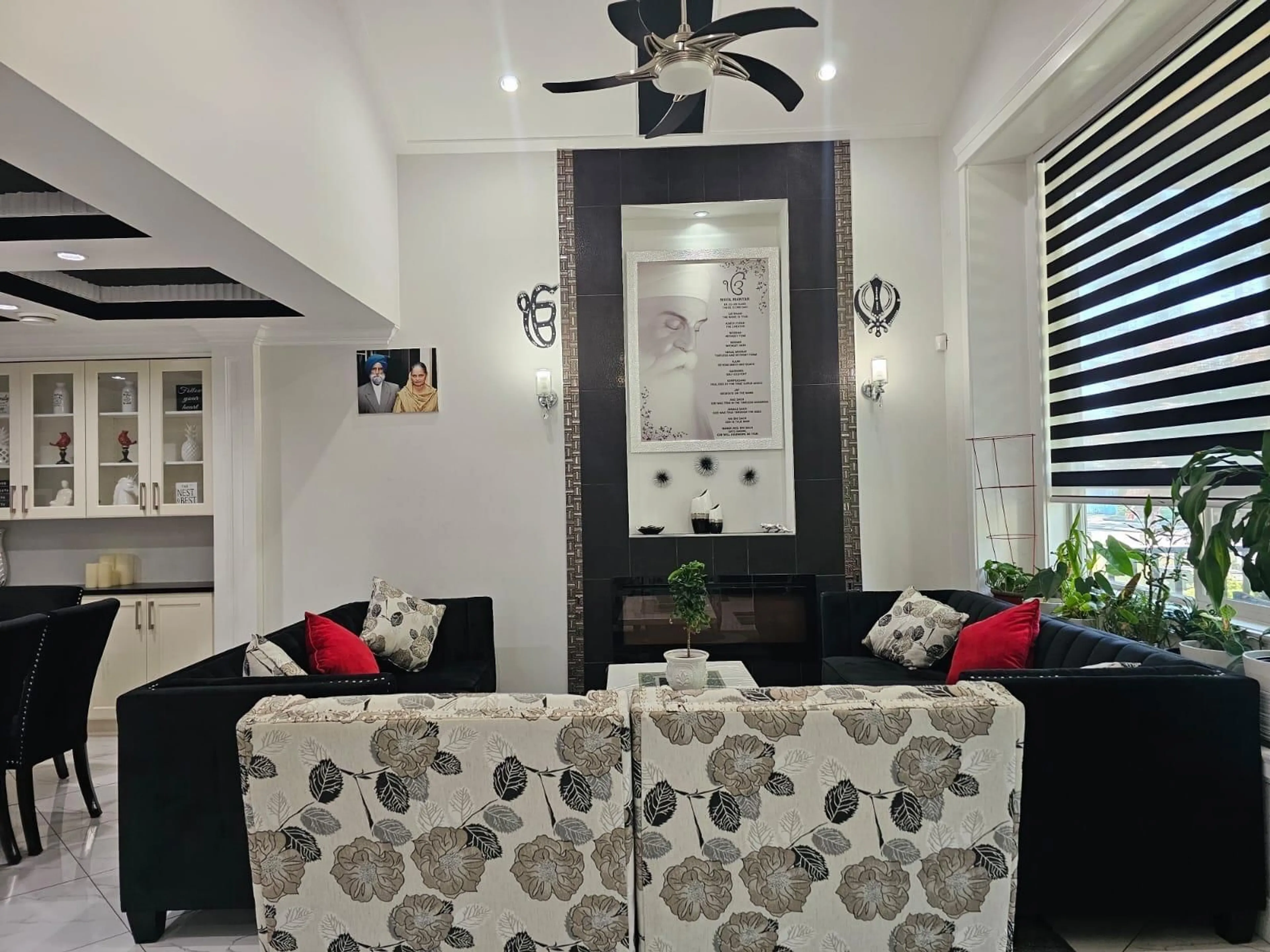 Living room with furniture, unknown for 6312 128 STREET, Surrey British Columbia V3X1S8