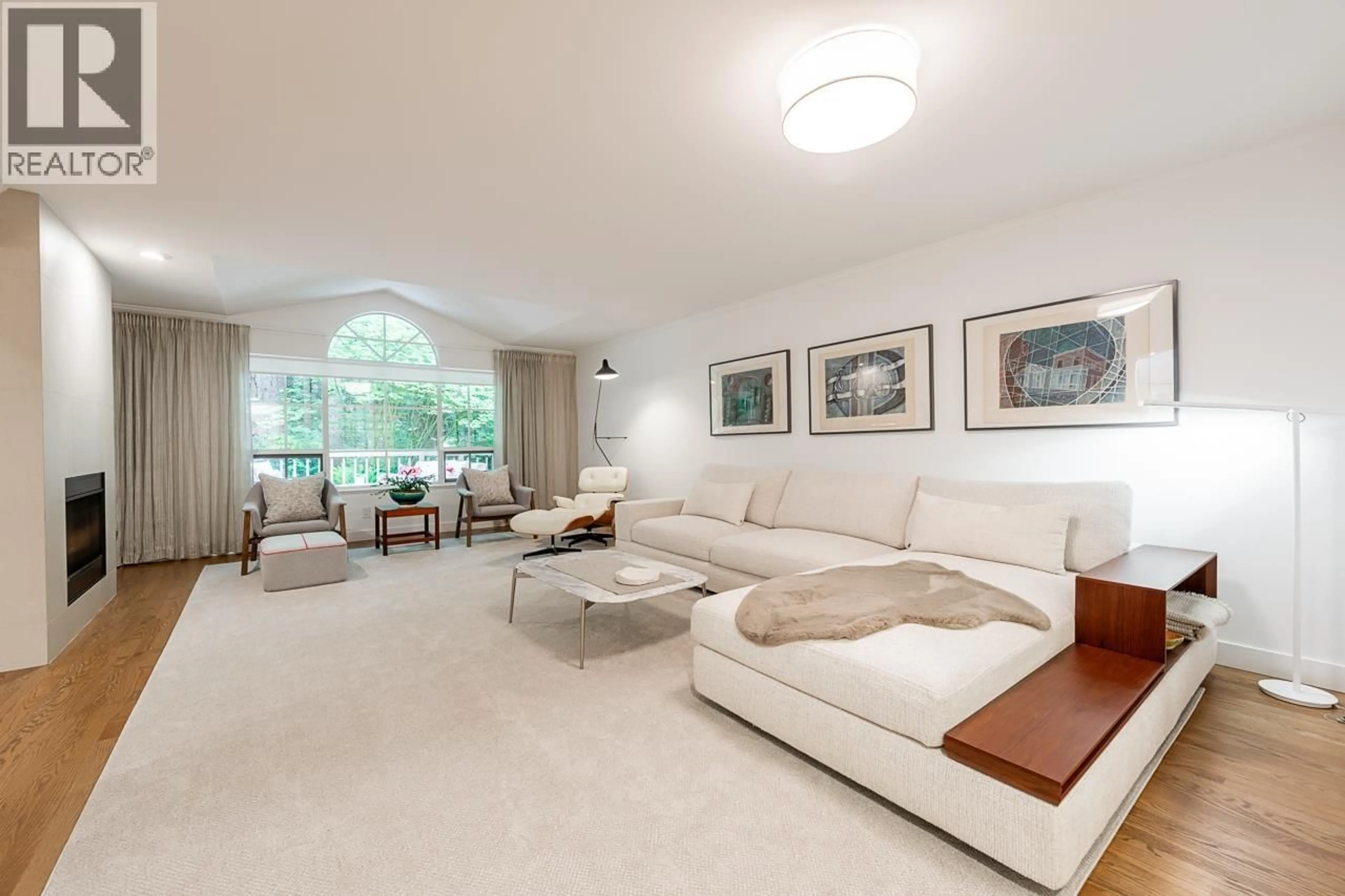 Living room with furniture, unknown for 18 DEERWOOD PLACE, Port Moody British Columbia V3H4X7