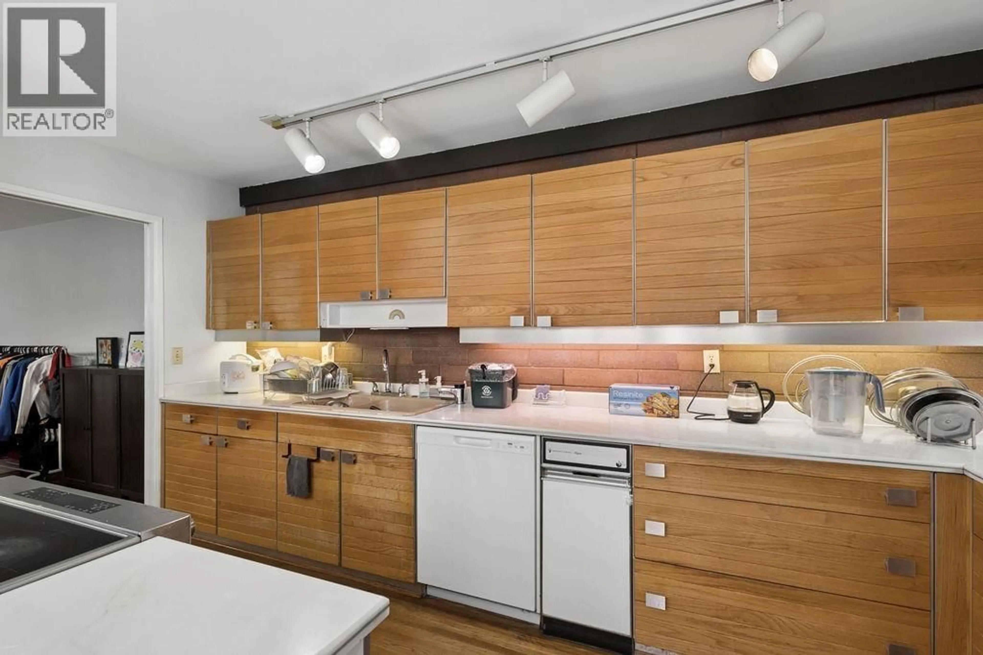 Standard kitchen, wood/laminate floor for 406 GREENSBORO PLACE, Vancouver British Columbia V5X4M4