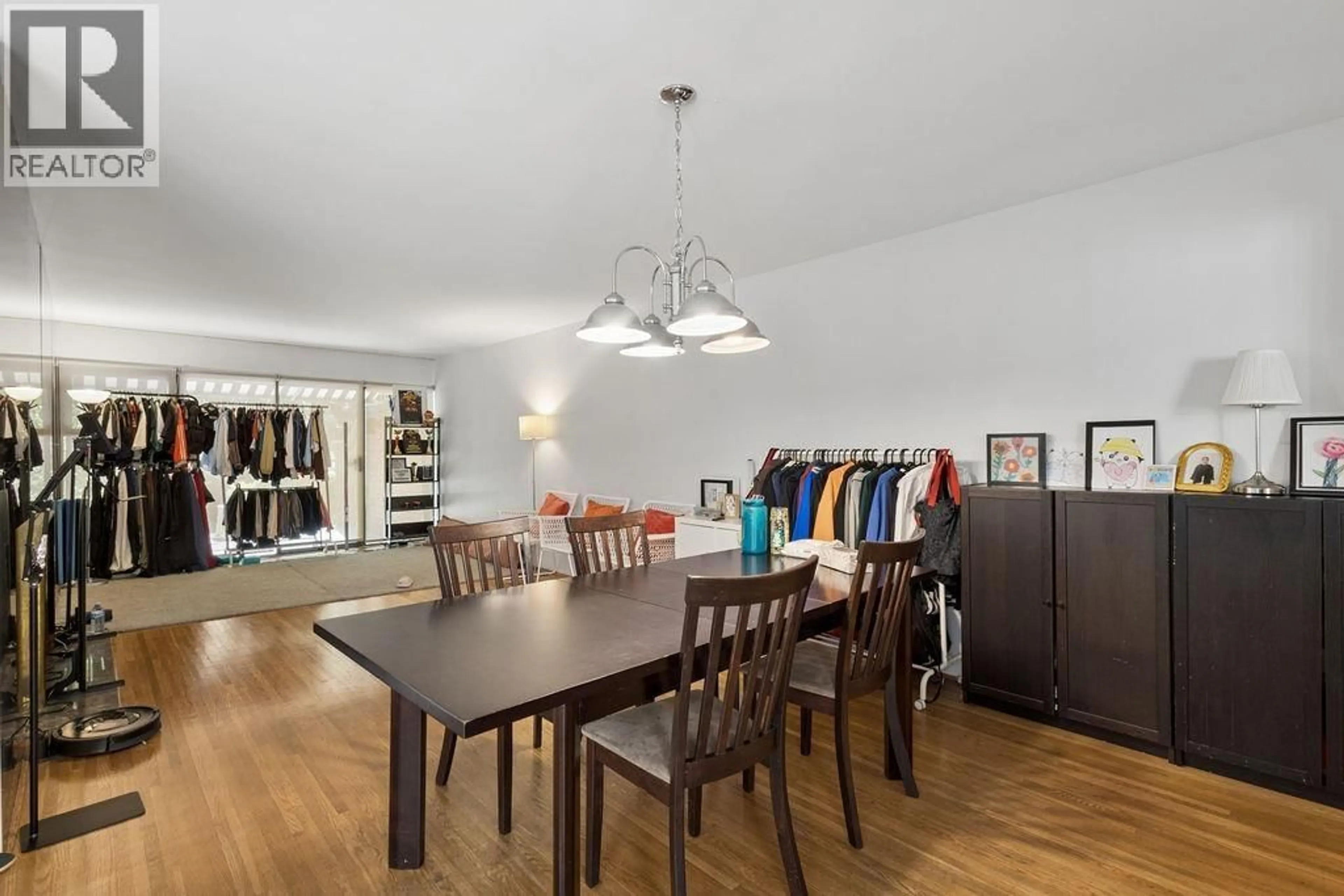 Dining room, wood/laminate floor for 406 GREENSBORO PLACE, Vancouver British Columbia V5X4M4