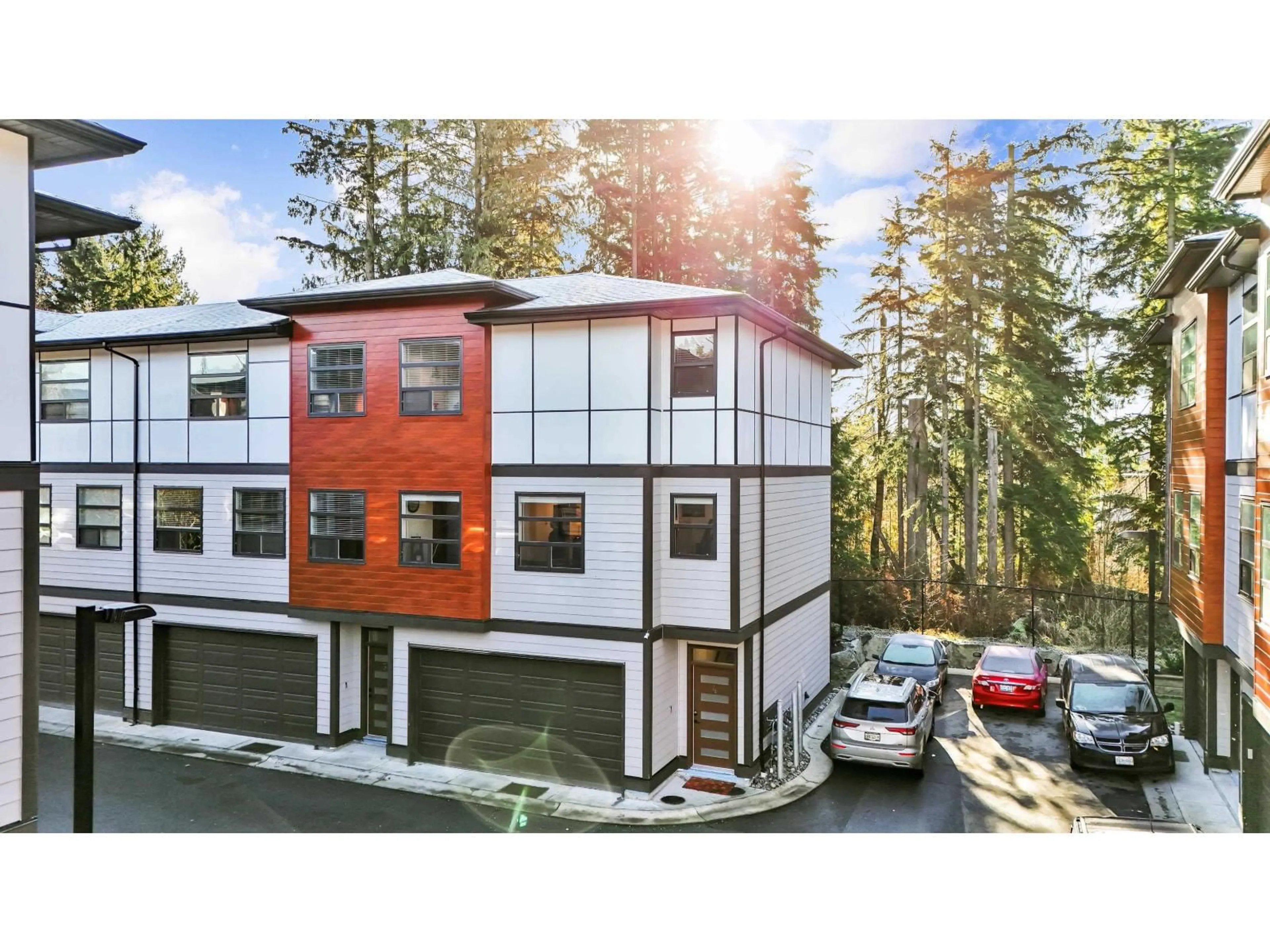 A pic from outside/outdoor area/front of a property/back of a property/a pic from drone, street for 4 - 32970 TUNBRIDGE AVENUE, Mission British Columbia V2V0J9