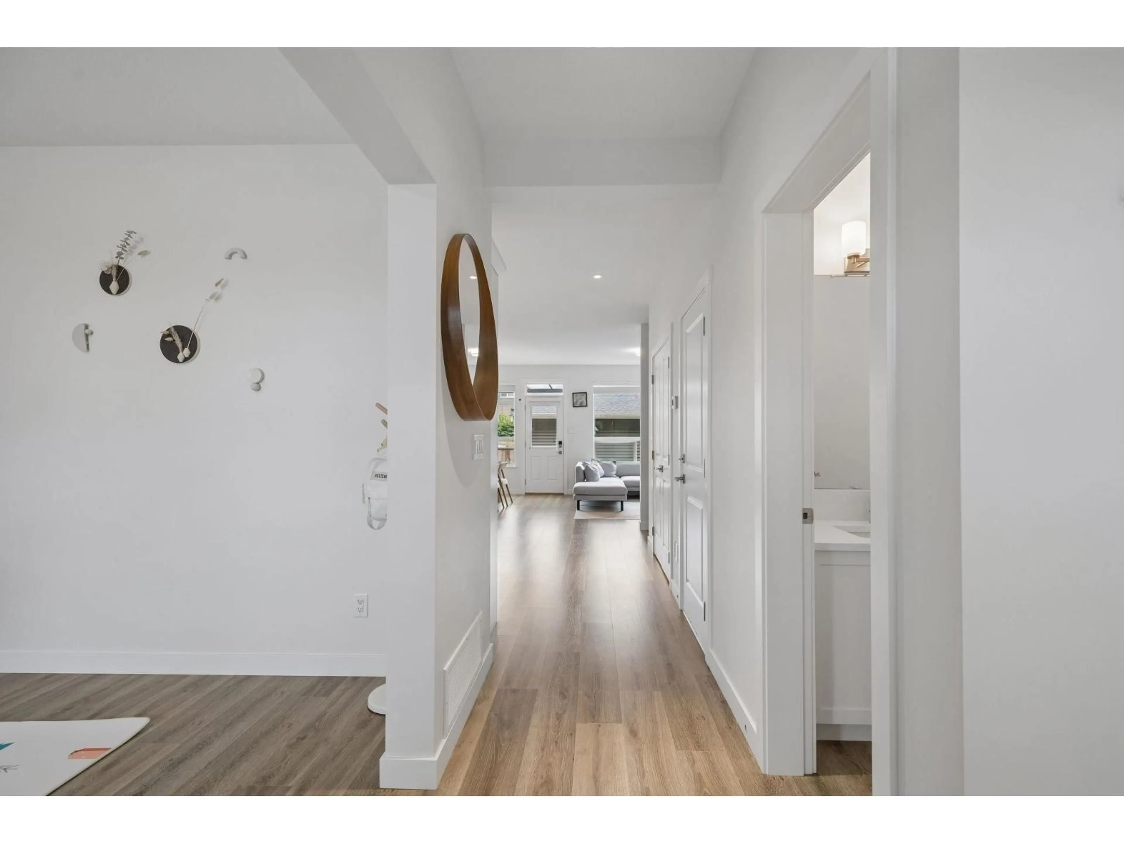 Indoor entryway for 20326 82B AVENUE, Langley British Columbia V2Y0Y8