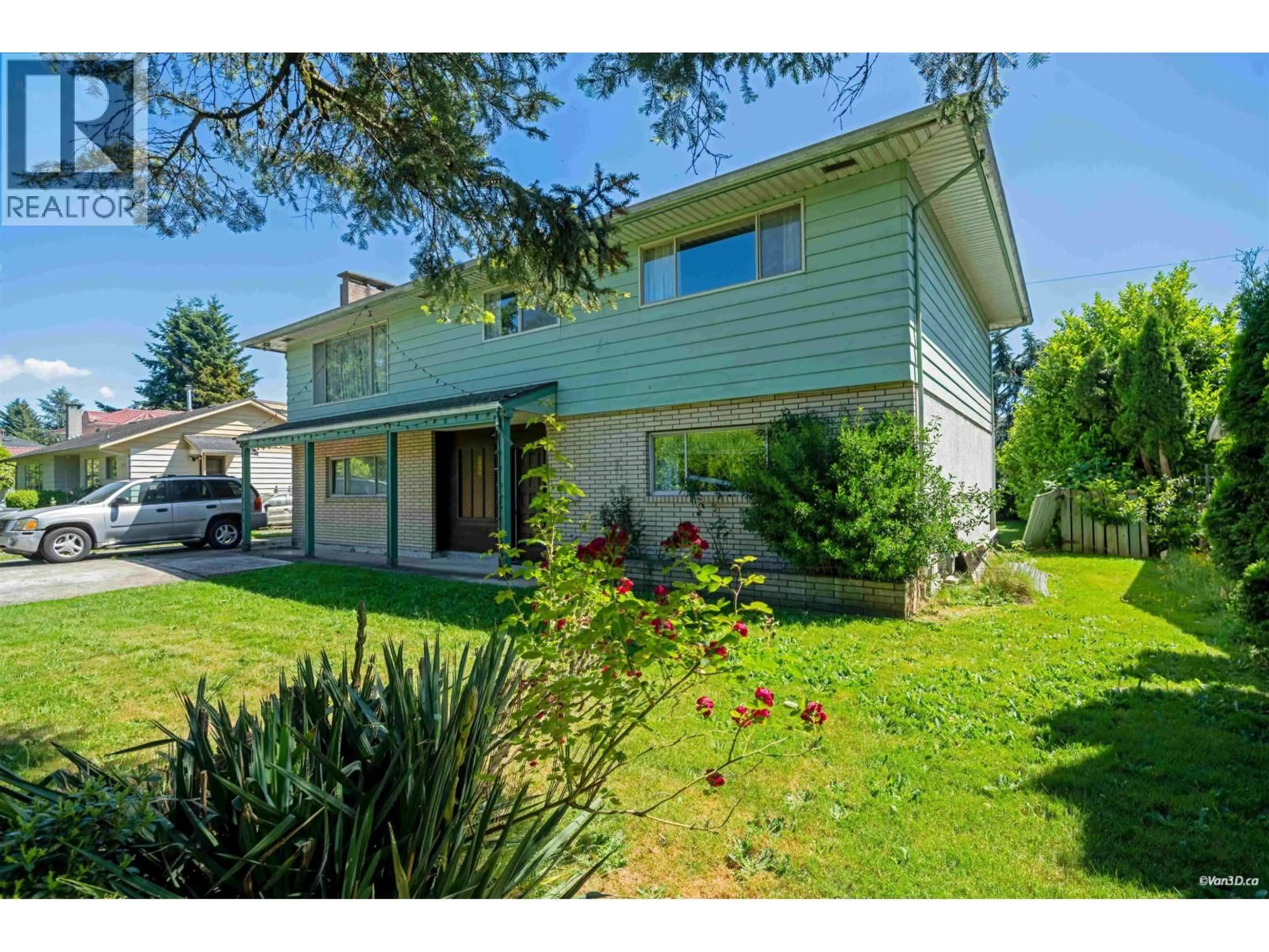 A pic from outside/outdoor area/front of a property/back of a property/a pic from drone, street for 8140 SPIRES ROAD, Richmond British Columbia V6Y1V9