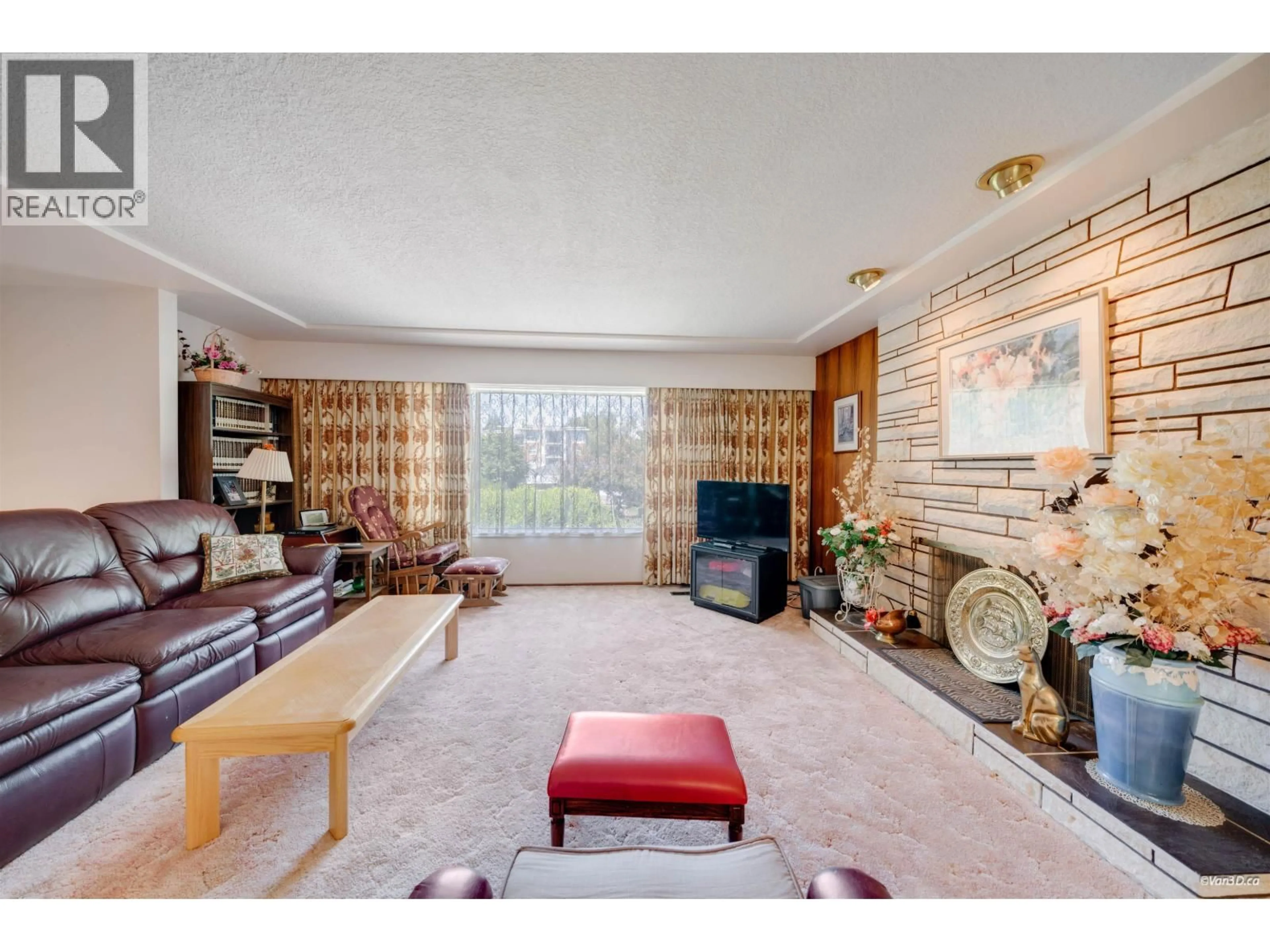 Living room with furniture, unknown for 8140 SPIRES ROAD, Richmond British Columbia V6Y1V9