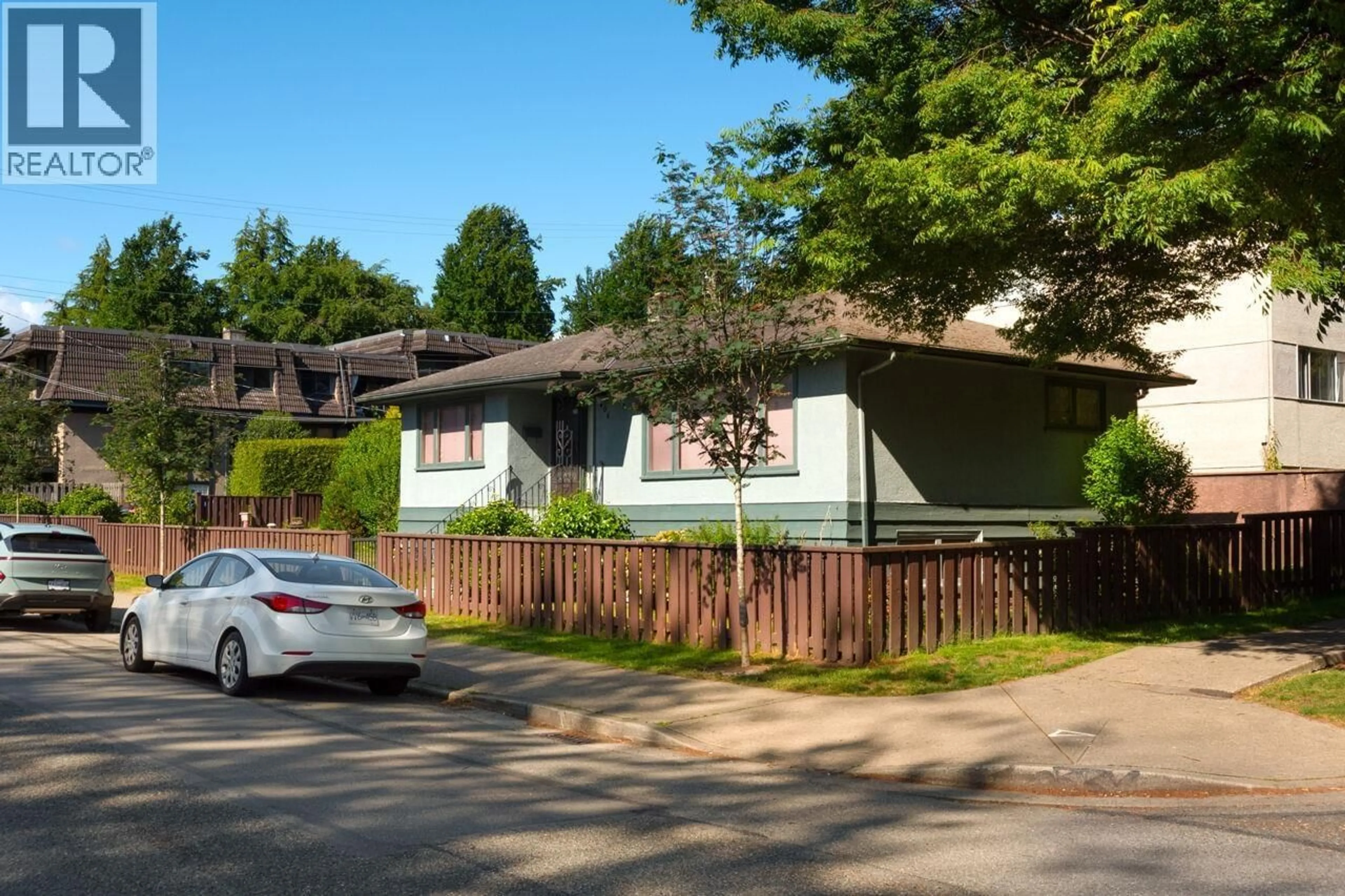 Home with vinyl exterior material, street for 106 TEMPLETON DRIVE, Vancouver British Columbia V5L3E2