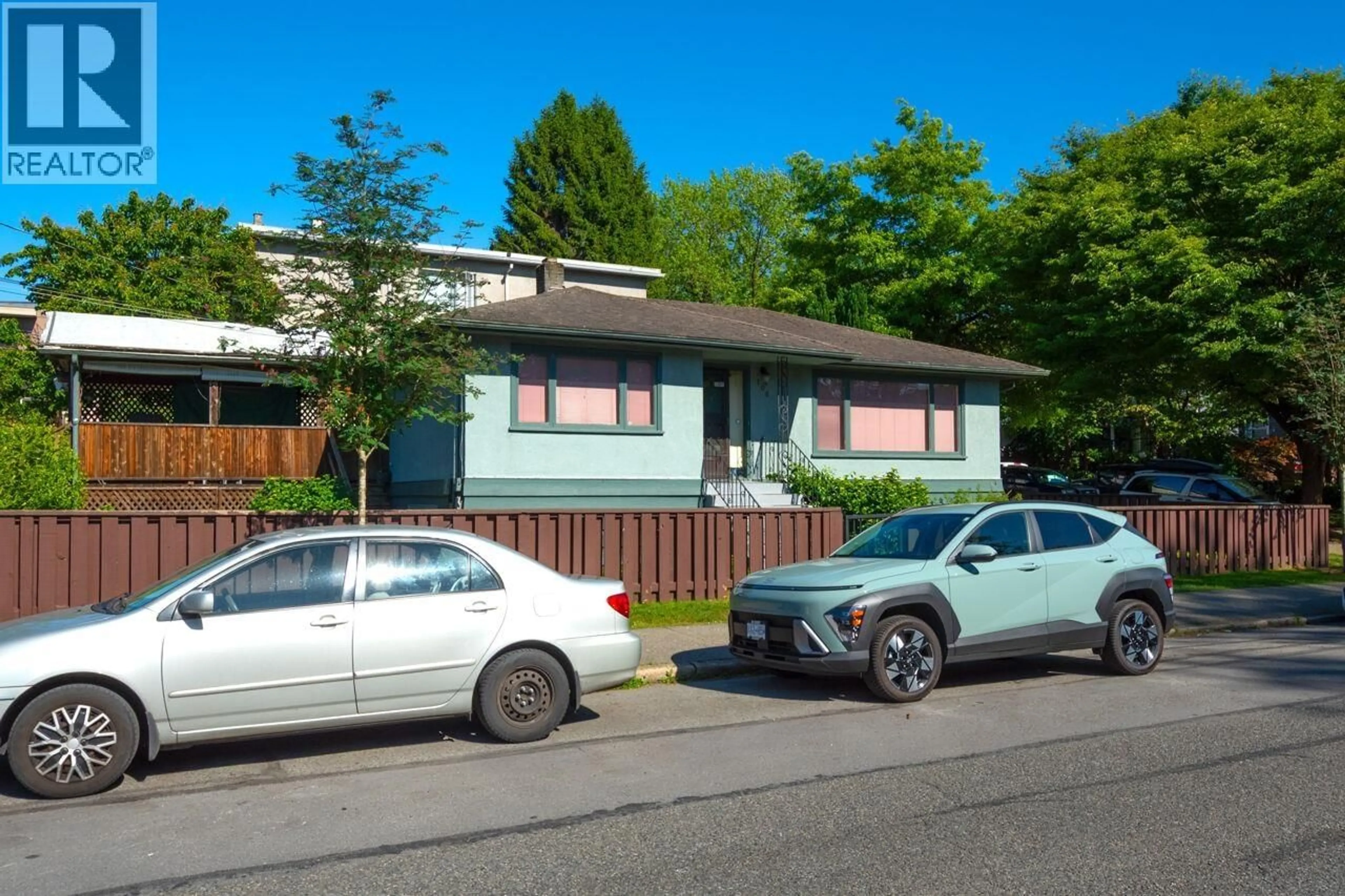 A pic from outside/outdoor area/front of a property/back of a property/a pic from drone, street for 106 TEMPLETON DRIVE, Vancouver British Columbia V5L3E2