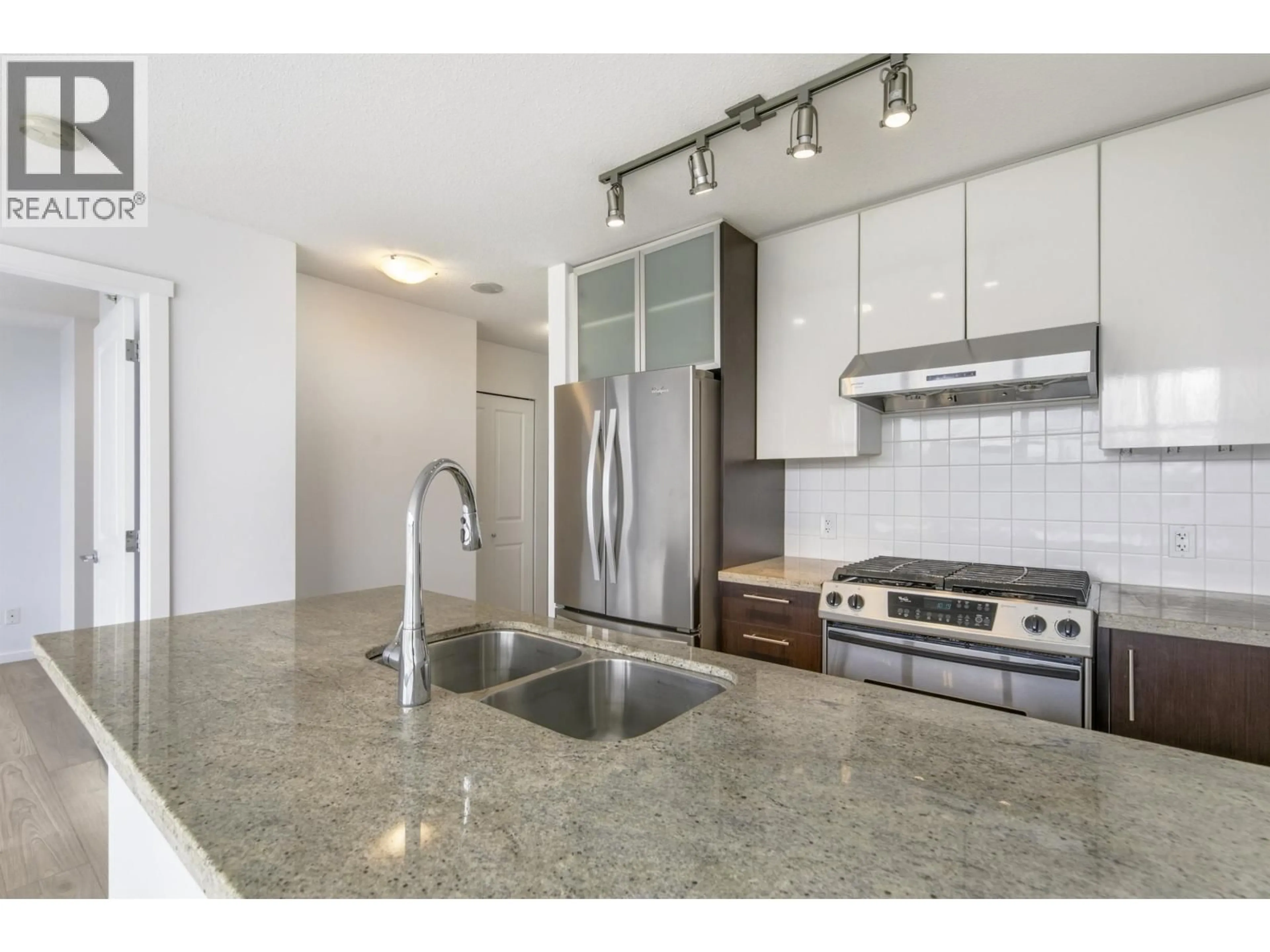 Standard kitchen, unknown for 1006 - 2289 YUKON CRESCENT, Burnaby British Columbia V5C0B2