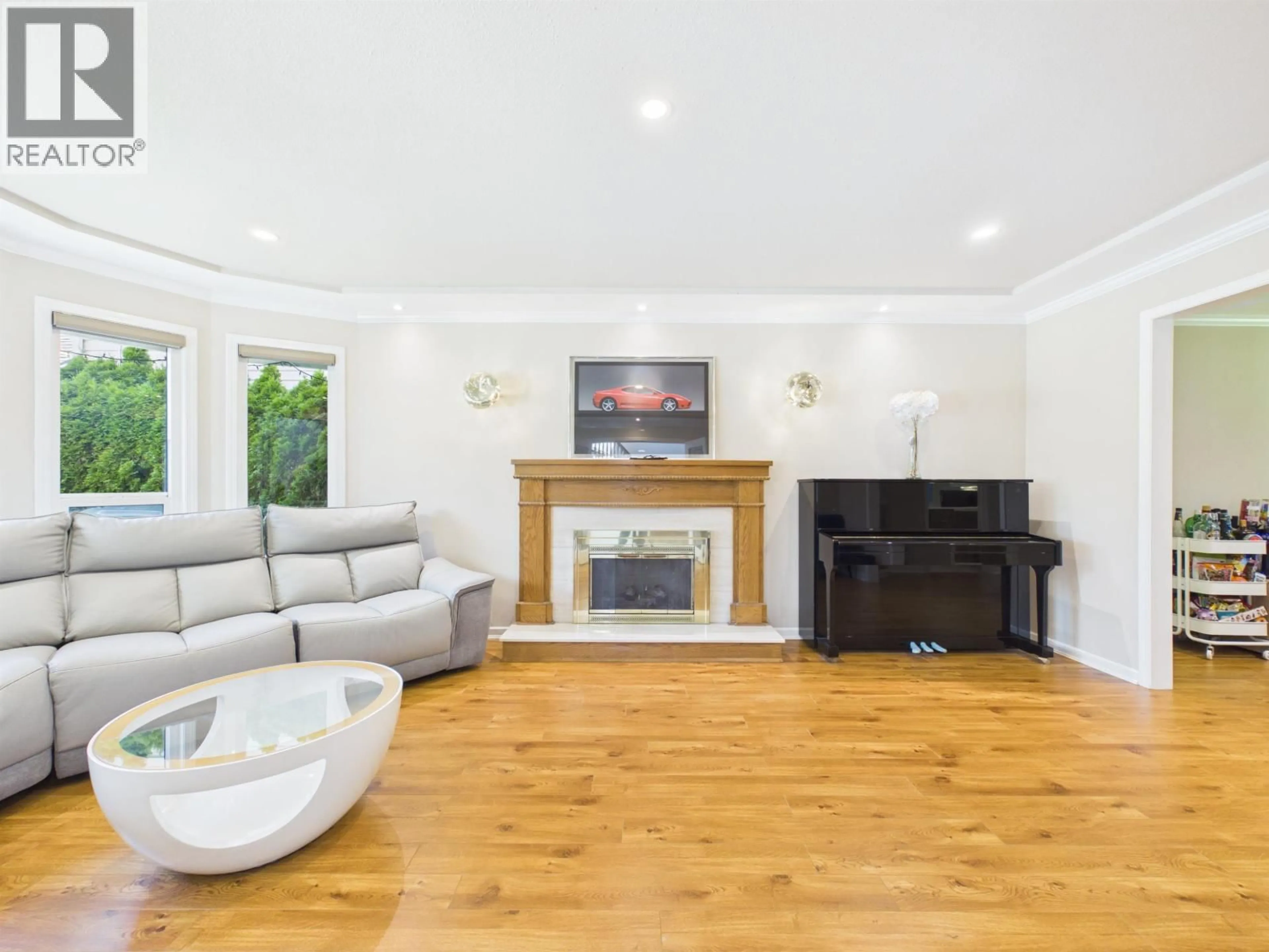 Living room with furniture, wood/laminate floor for 6031 LIVINGSTONE PLACE, Richmond British Columbia V7C5J6
