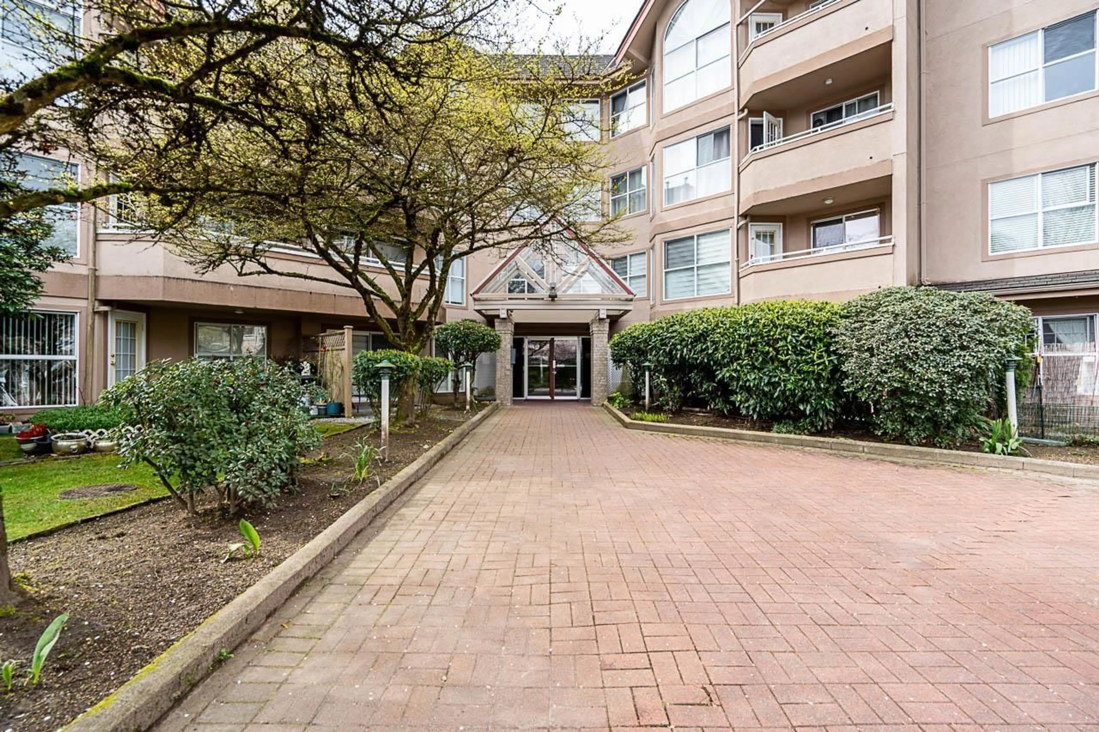 Patio, street for 312 - 7435 121A STREET, Surrey British Columbia V3W0W8