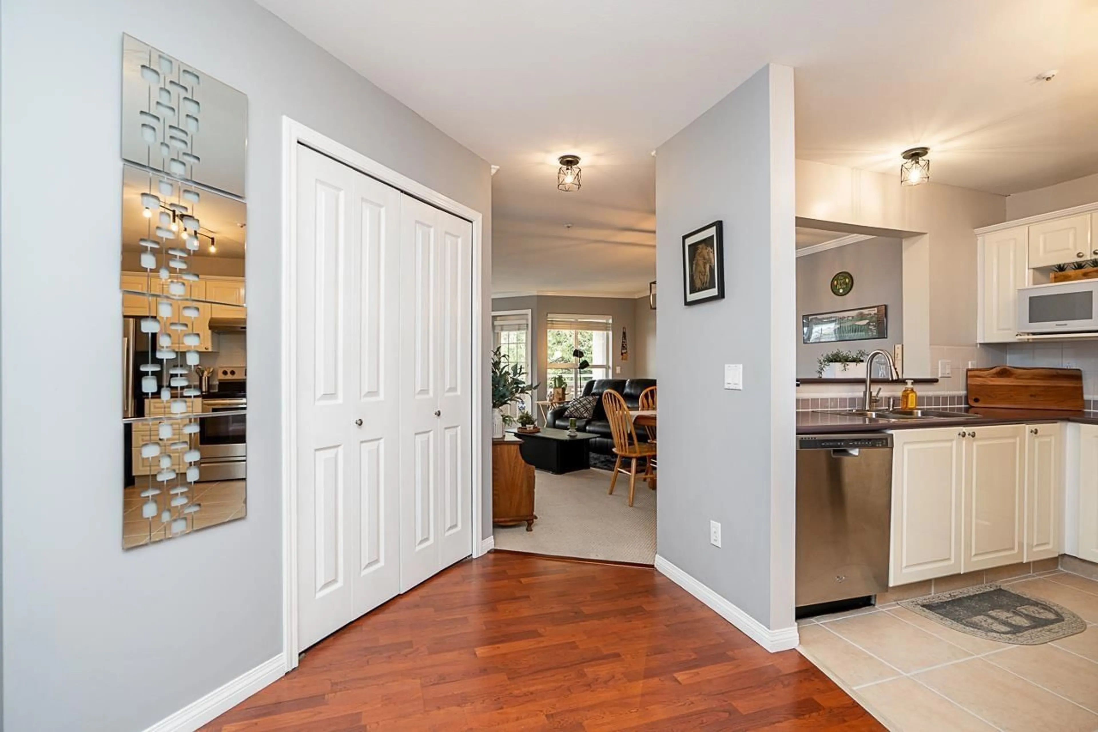 Indoor entryway for 312 - 7435 121A STREET, Surrey British Columbia V3W0W8