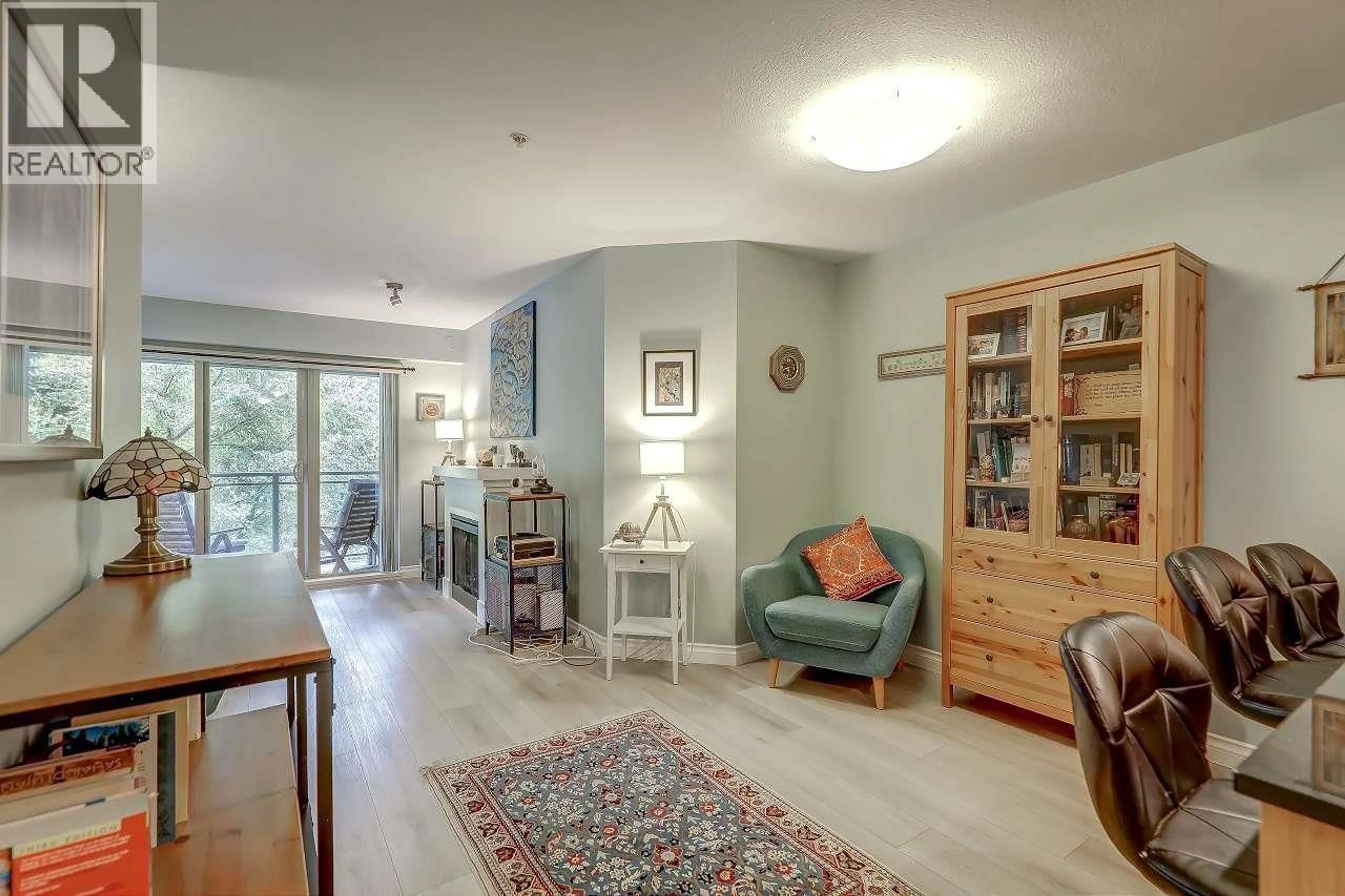 Living room with furniture, unknown for 301 - 1633 MACKAY AVENUE, North Vancouver British Columbia V7P0A2