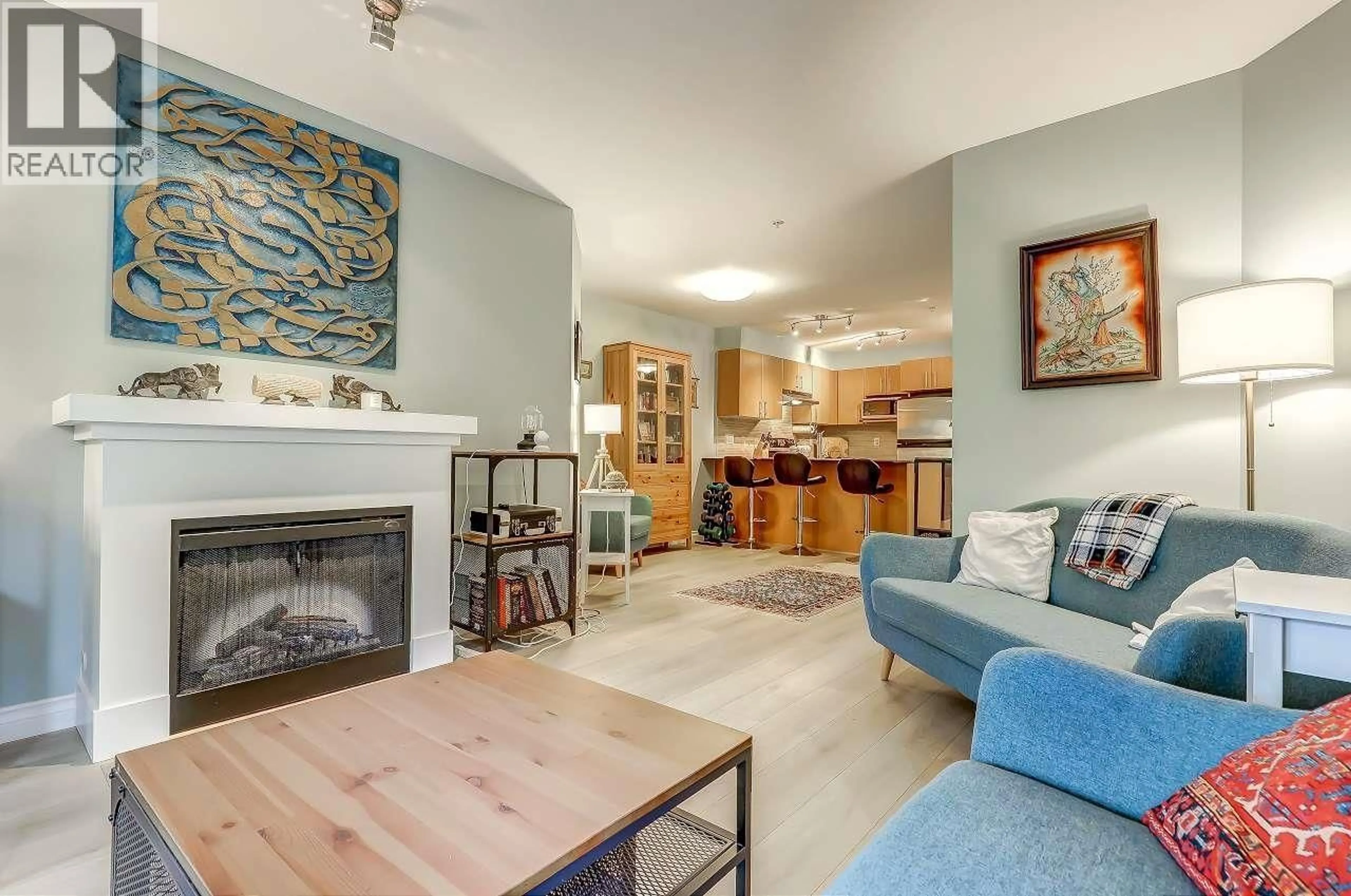 Living room with furniture, unknown for 301 - 1633 MACKAY AVENUE, North Vancouver British Columbia V7P0A2