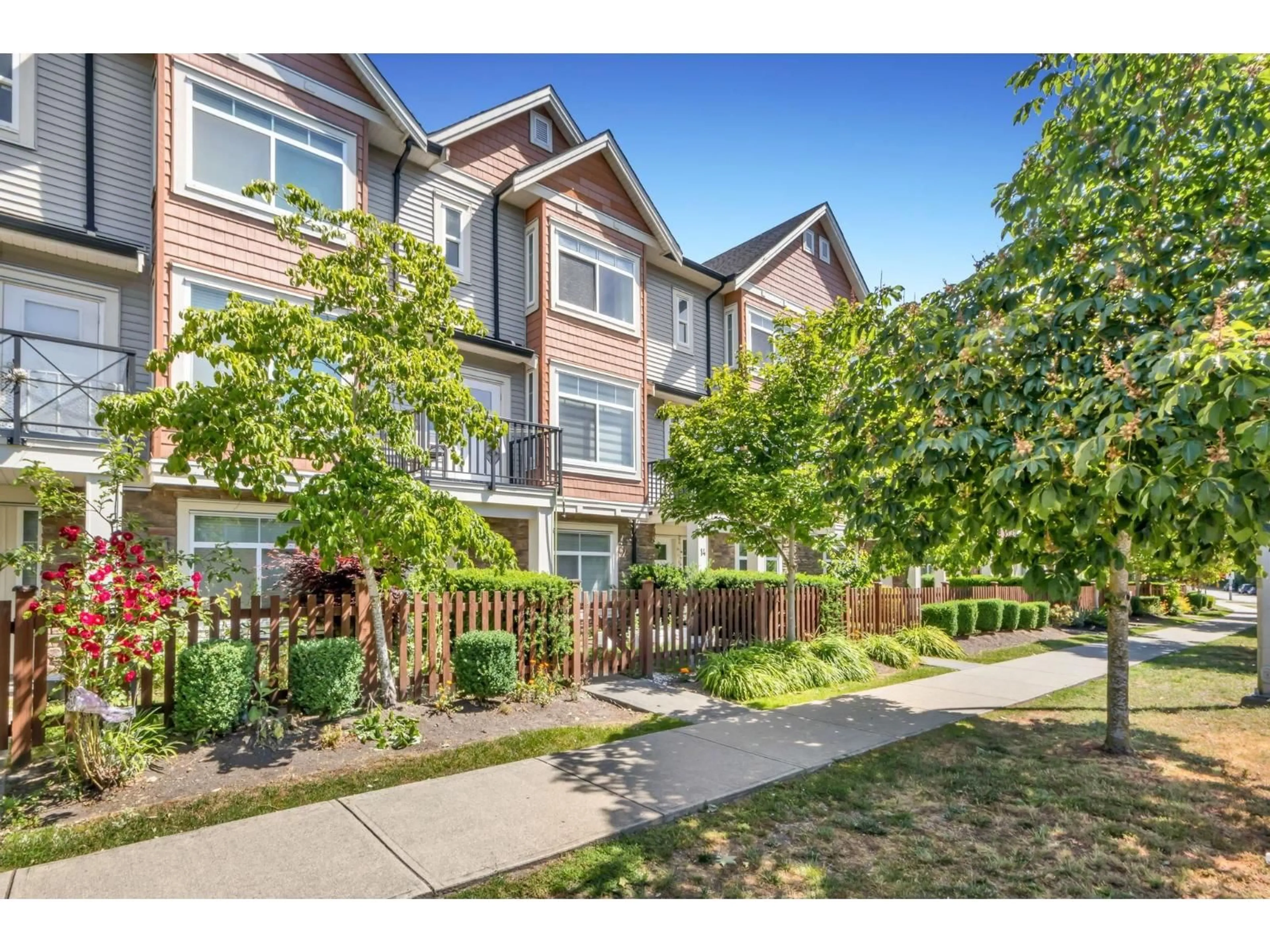 Unknown for 15 - 12091 70 AVENUE, Surrey British Columbia V3W1A6