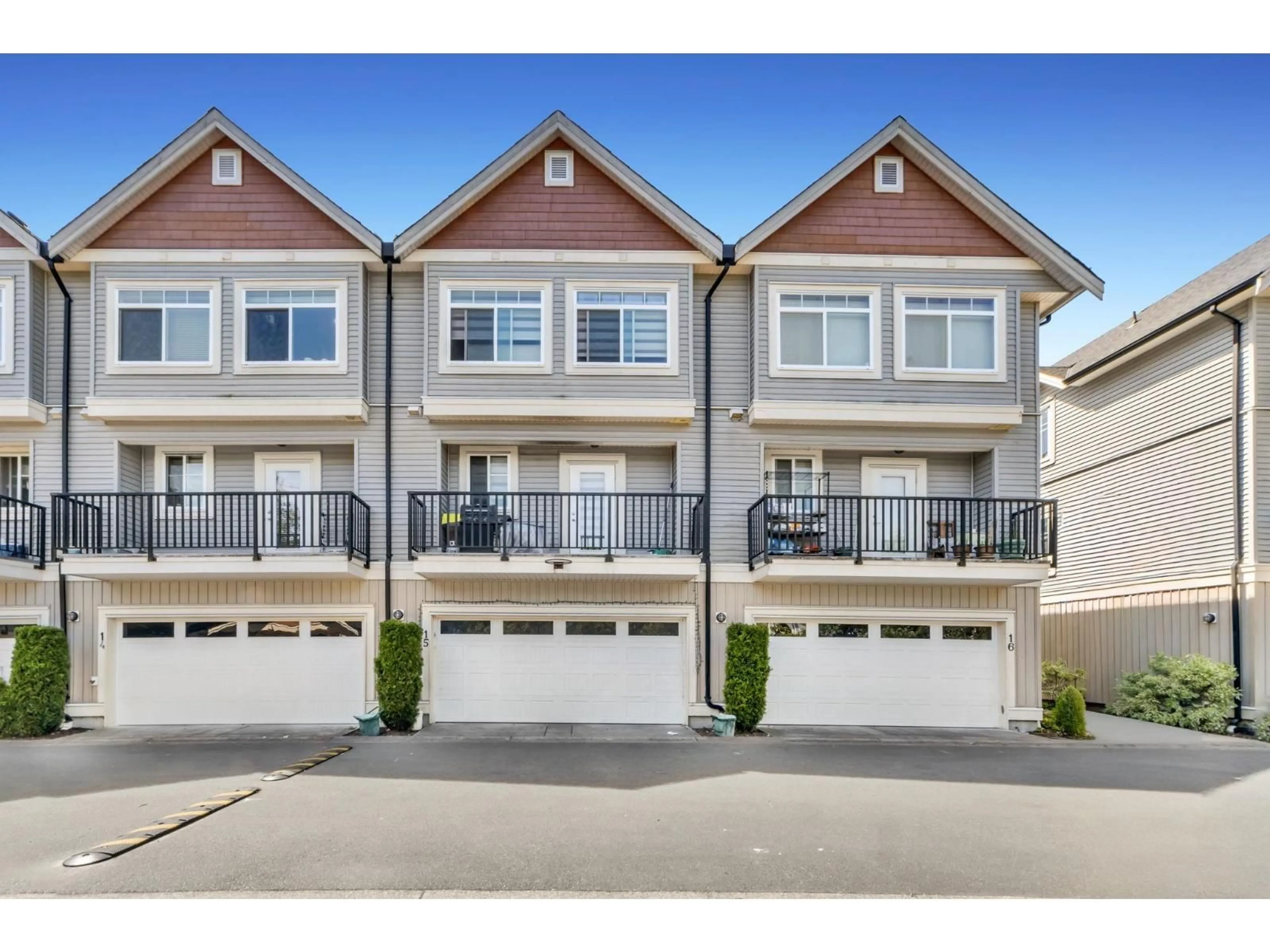 Unknown for 15 - 12091 70 AVENUE, Surrey British Columbia V3W1A6