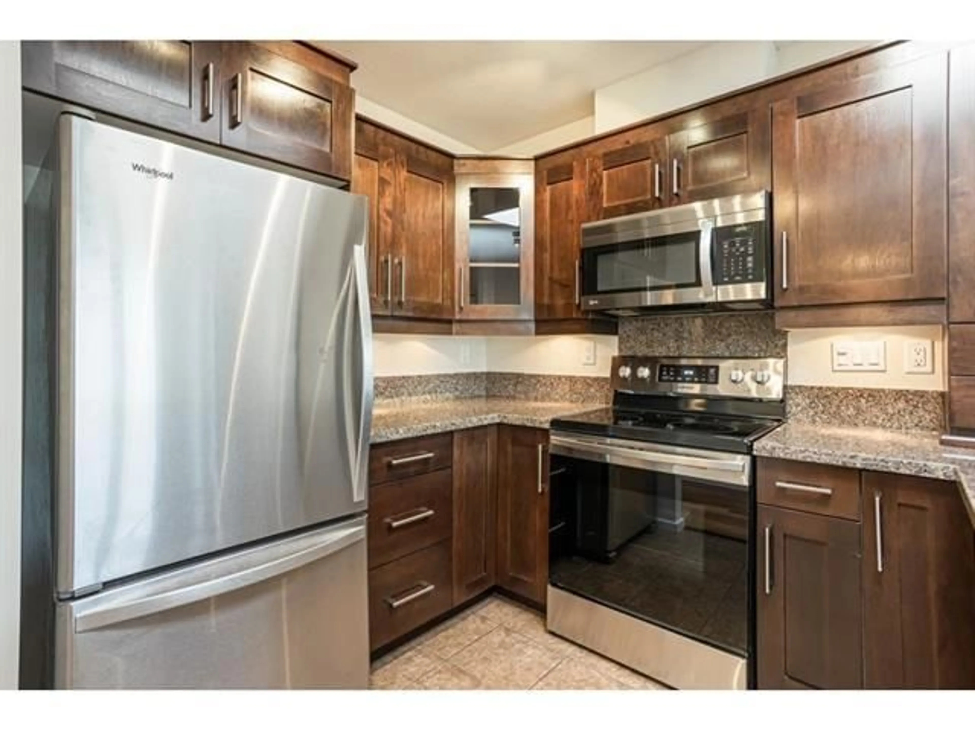 Standard kitchen, ceramic/tile floor for 303 - 15777 MARINE DRIVE, White Rock British Columbia V4B1E5
