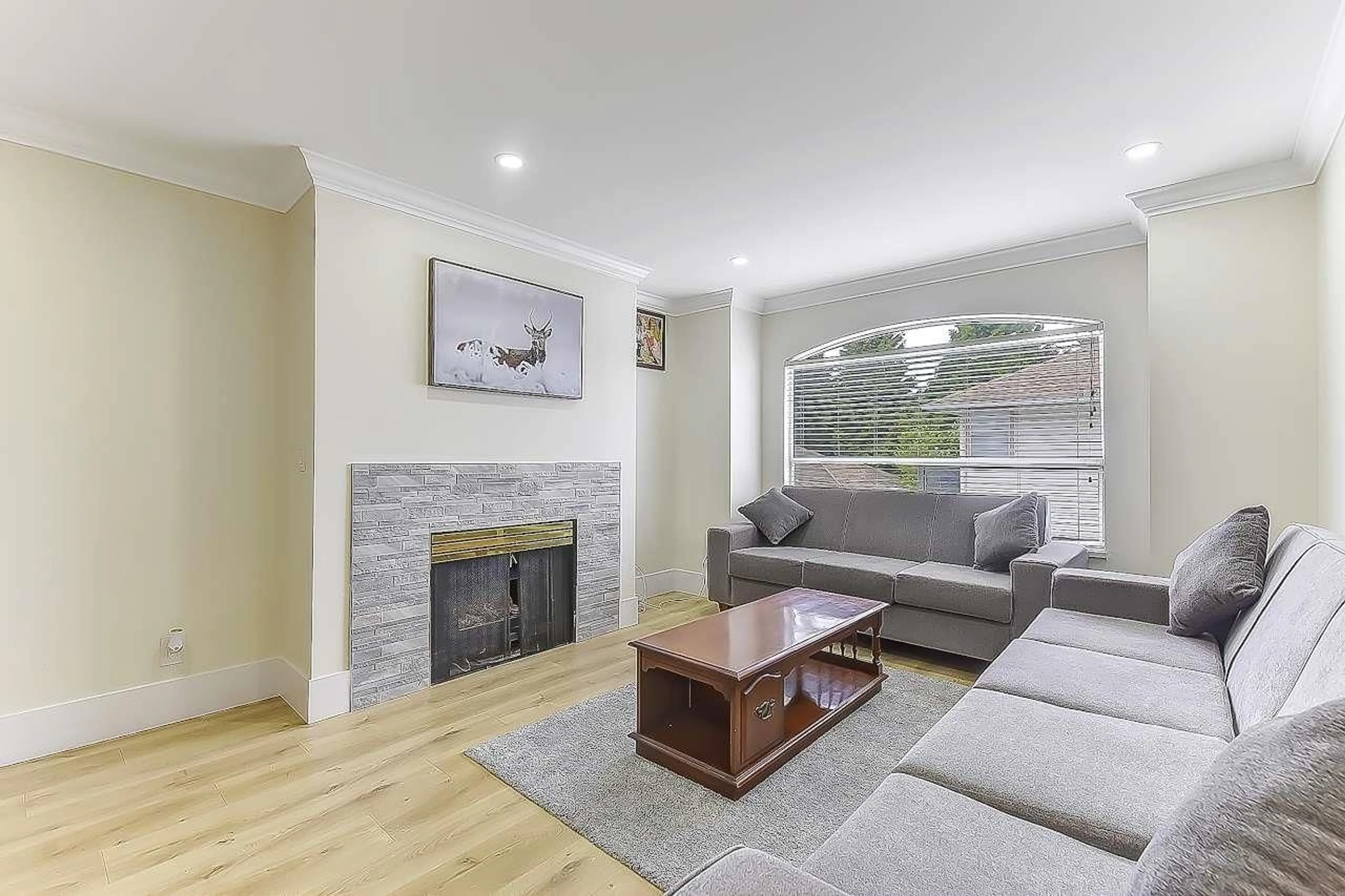 Living room with furniture, unknown for 14 - 7140 132 STREET, Surrey British Columbia V3W1J5
