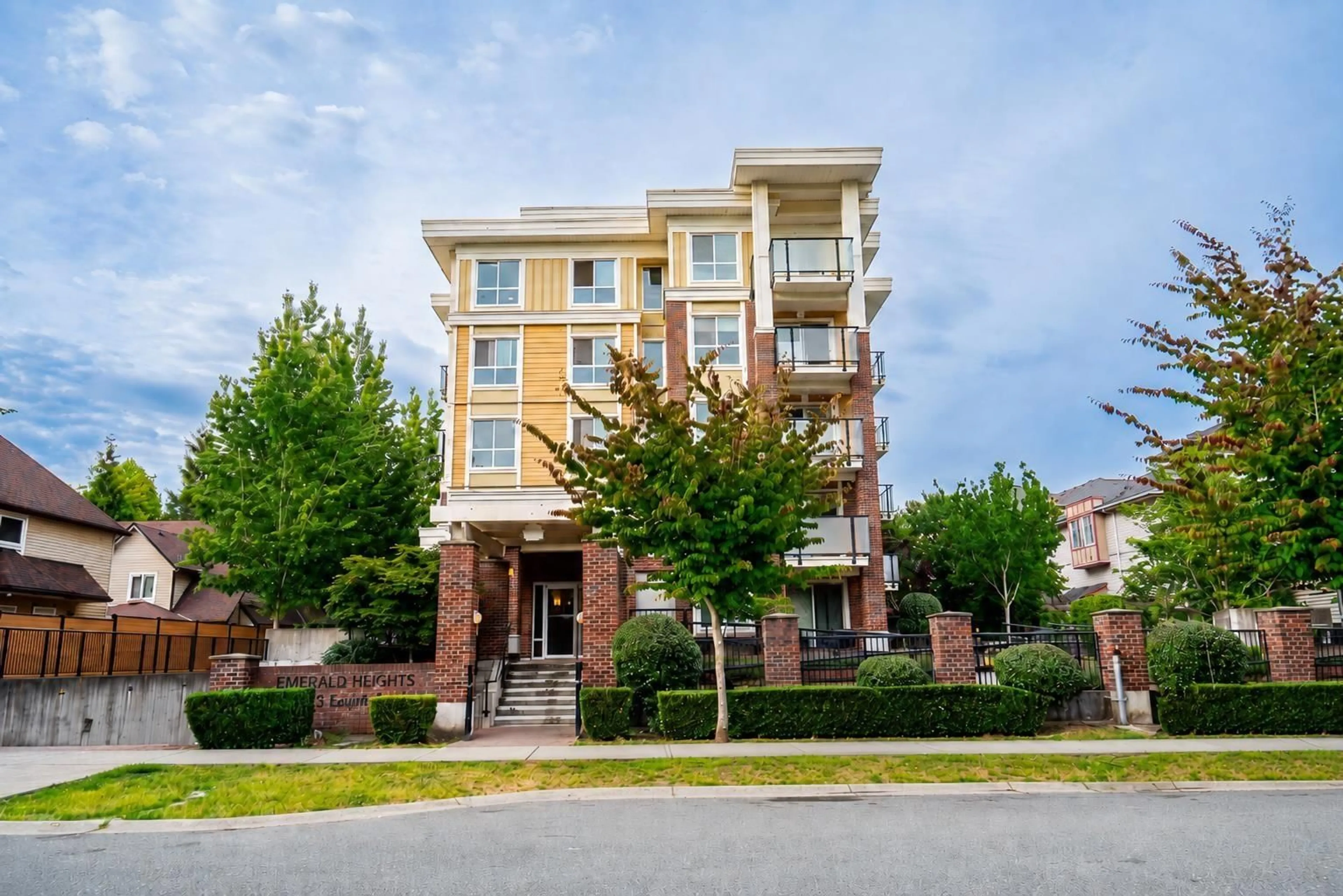Unknown for 313 - 13883 LAUREL DRIVE, Surrey British Columbia V3T1A8
