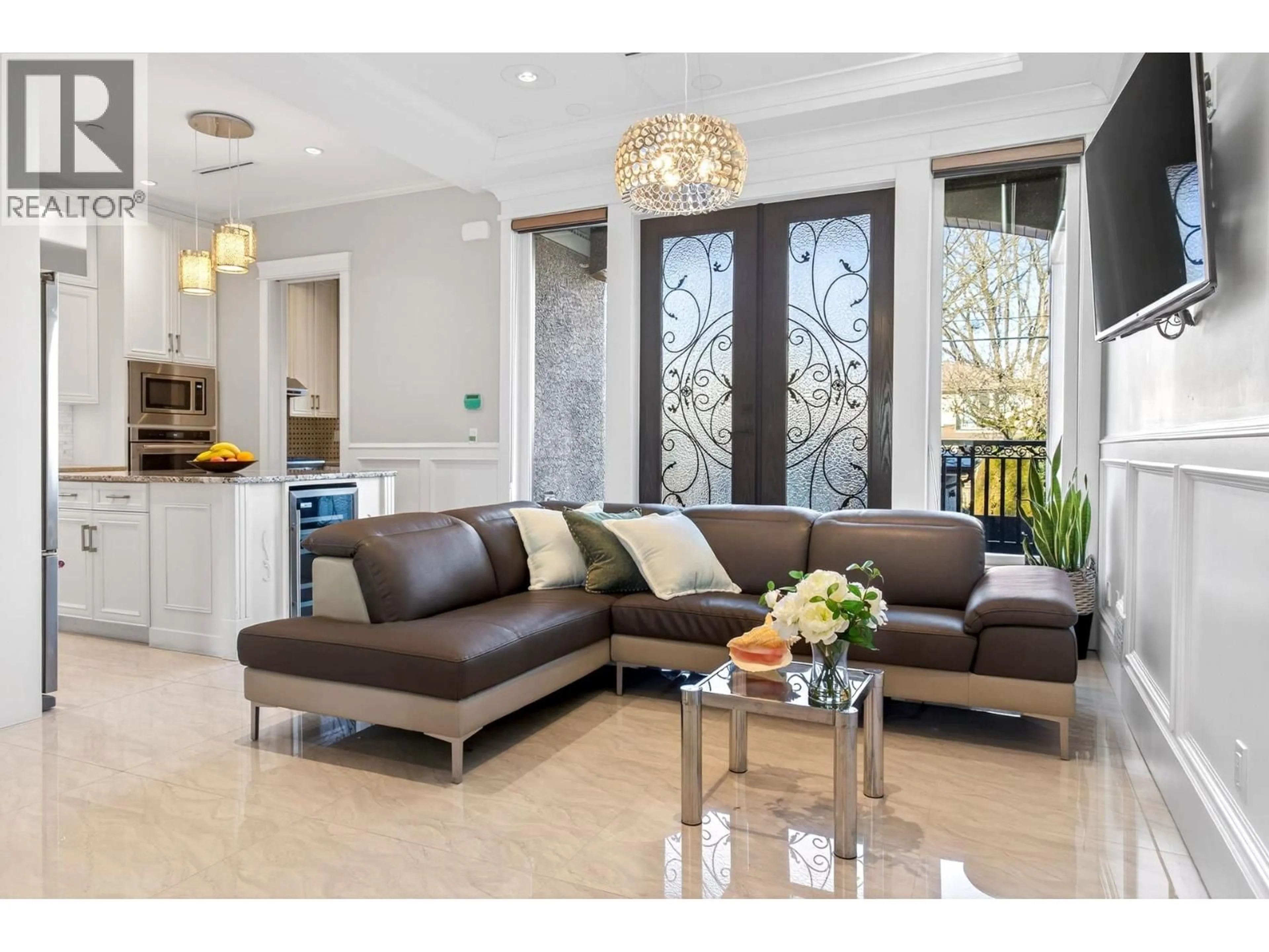 Living room with furniture, ceramic/tile floor for 2989 32ND AVENUE, Vancouver British Columbia V6L2B8