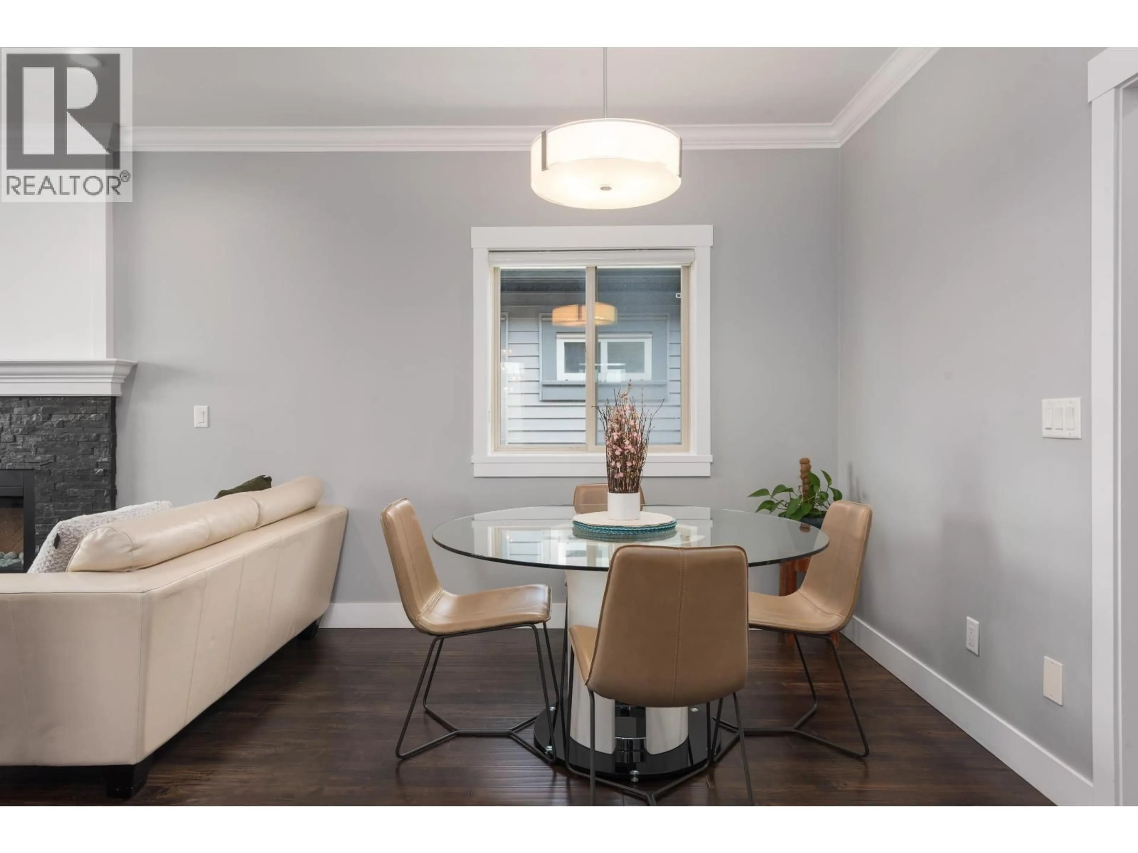Dining room, wood/laminate floor for 7348 11TH AVENUE, Burnaby British Columbia V3N2N1