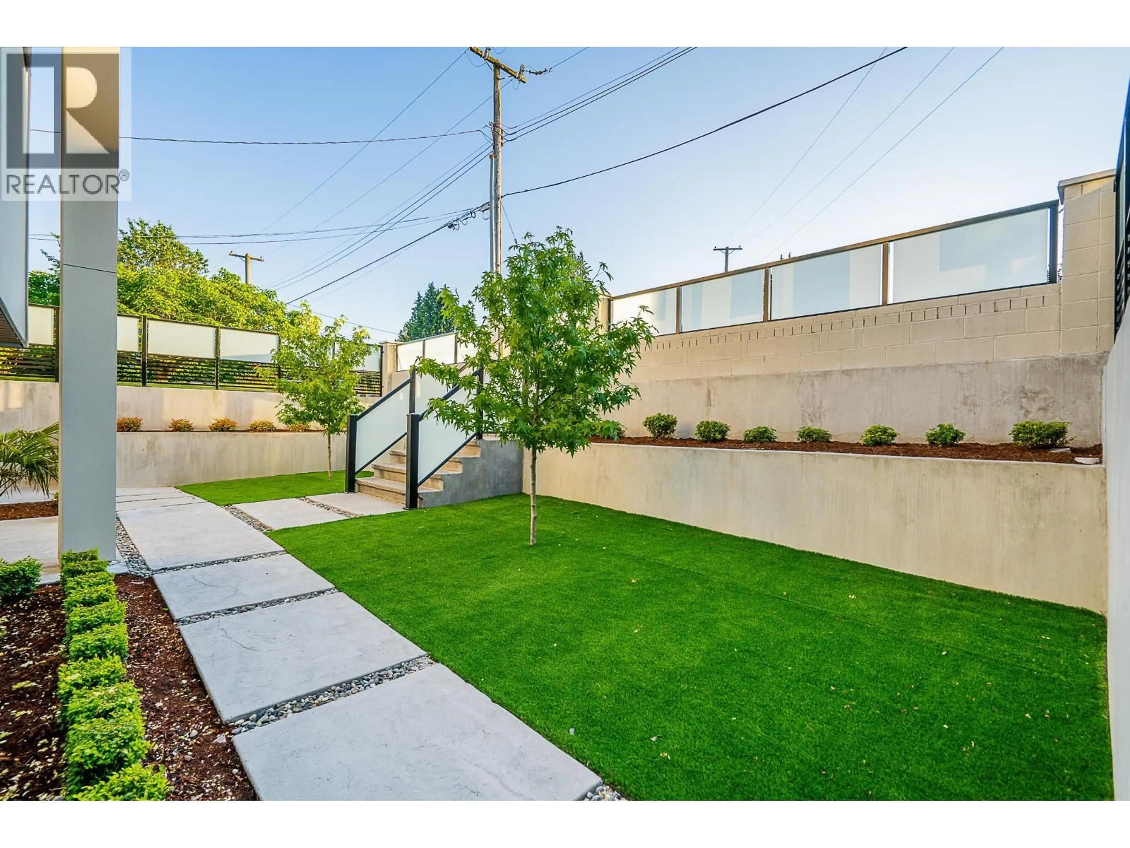 Patio, street for 550 RICHMOND STREET, New Westminster British Columbia V3L4C7