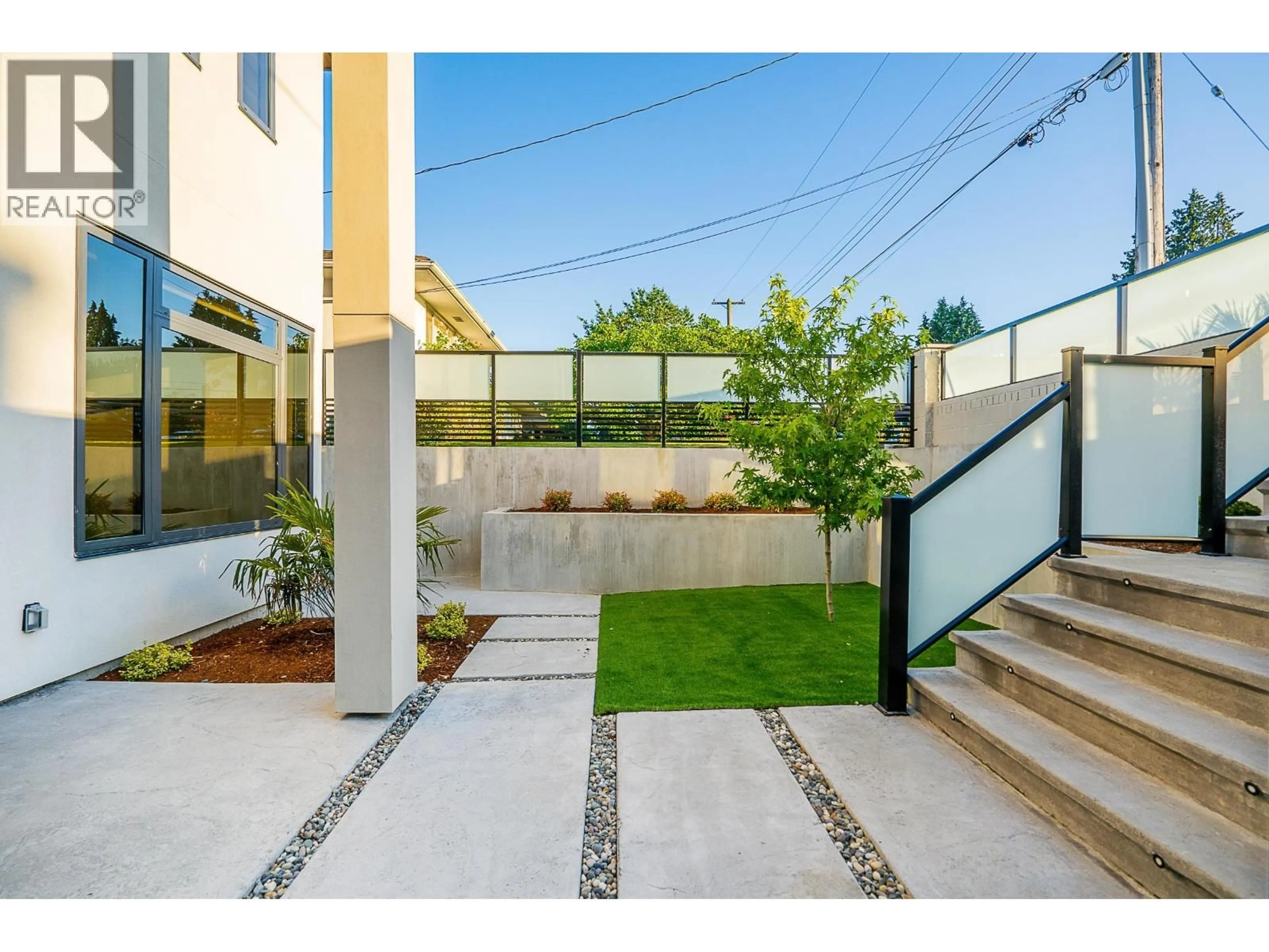 Patio, street for 550 RICHMOND STREET, New Westminster British Columbia V3L4C7