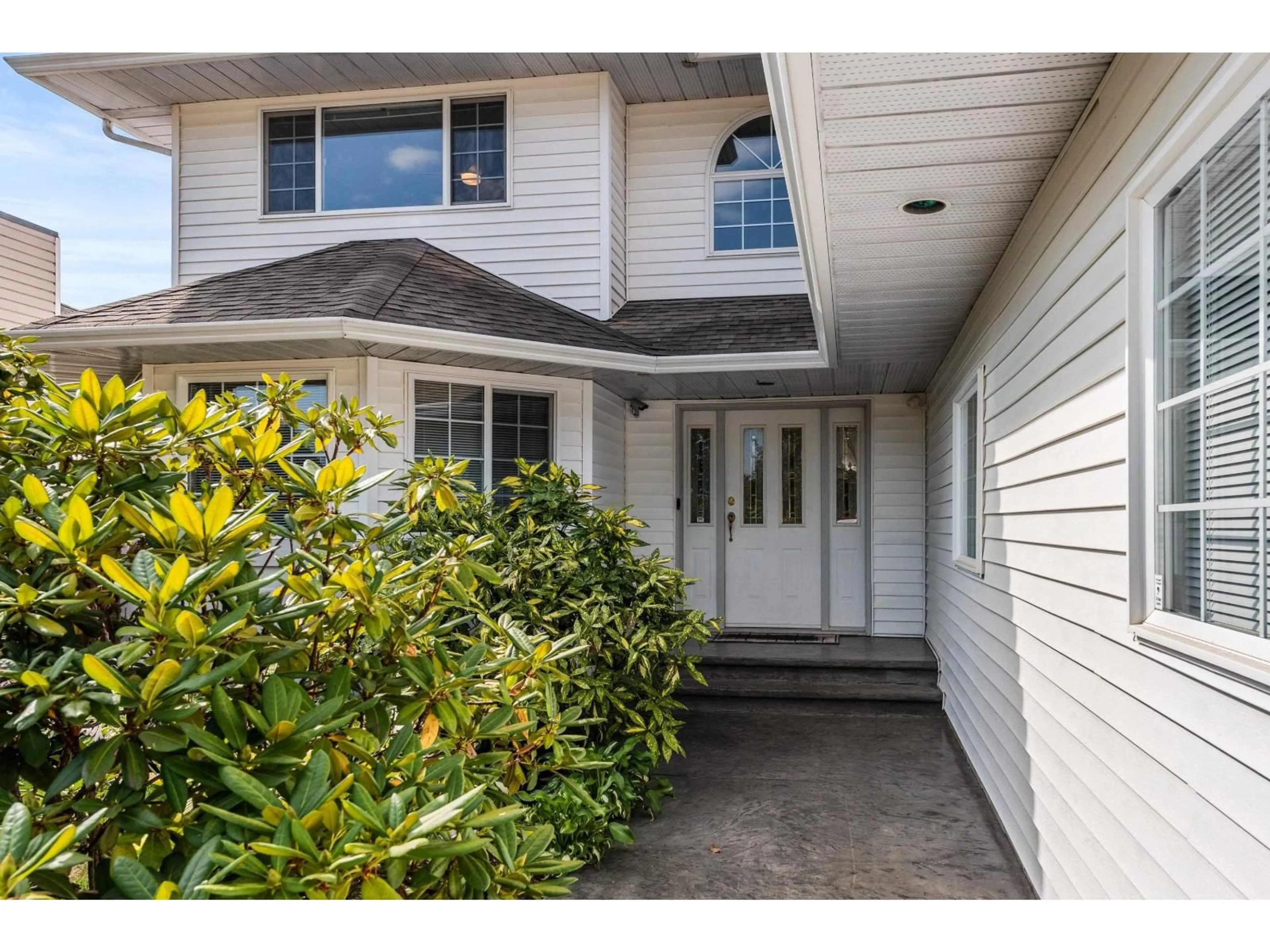 Home with vinyl exterior material, street for 46250 ROY AVENUE, Chilliwack British Columbia V2R2W2