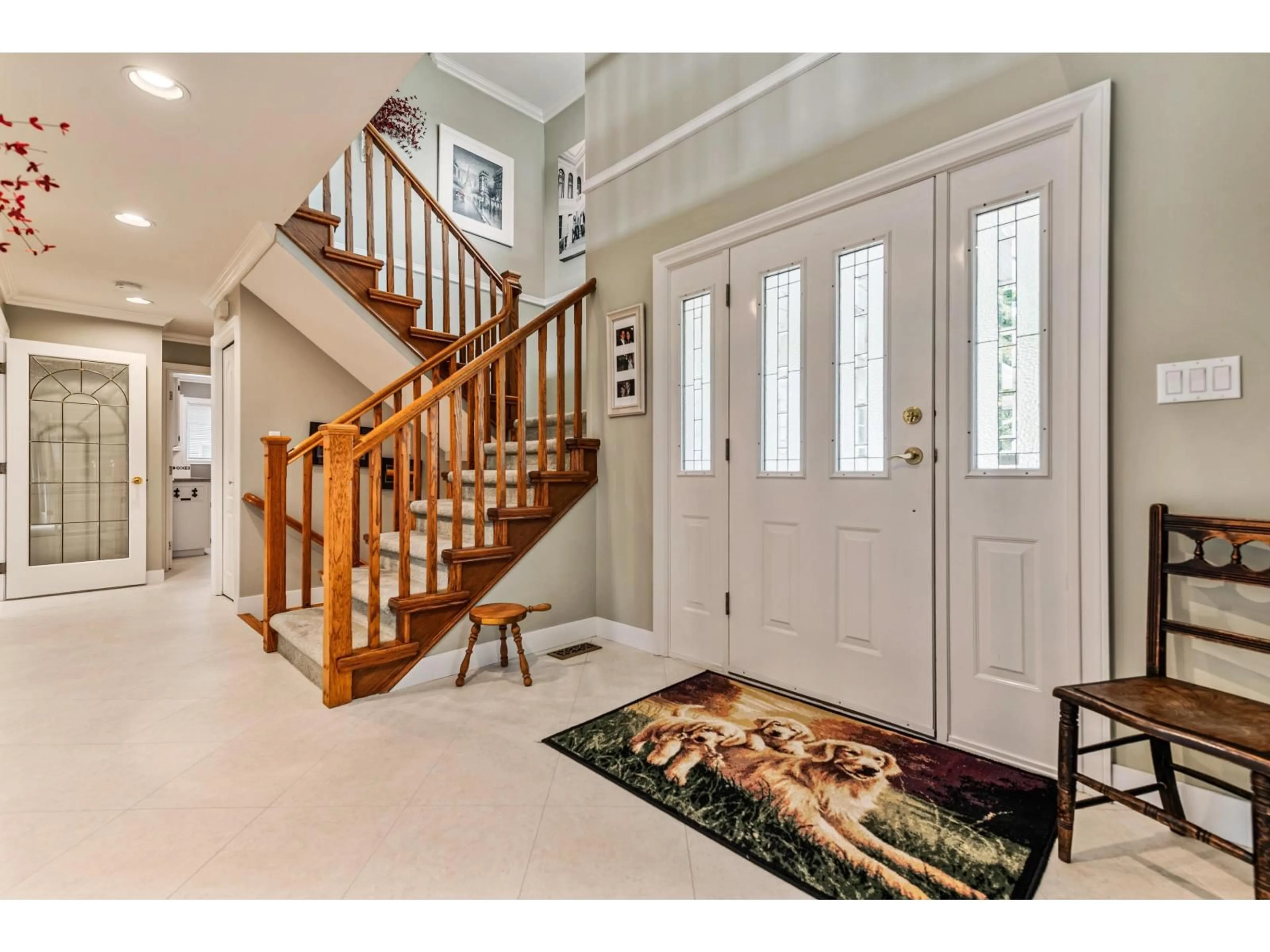 Indoor entryway for 46250 ROY AVENUE, Chilliwack British Columbia V2R2W2
