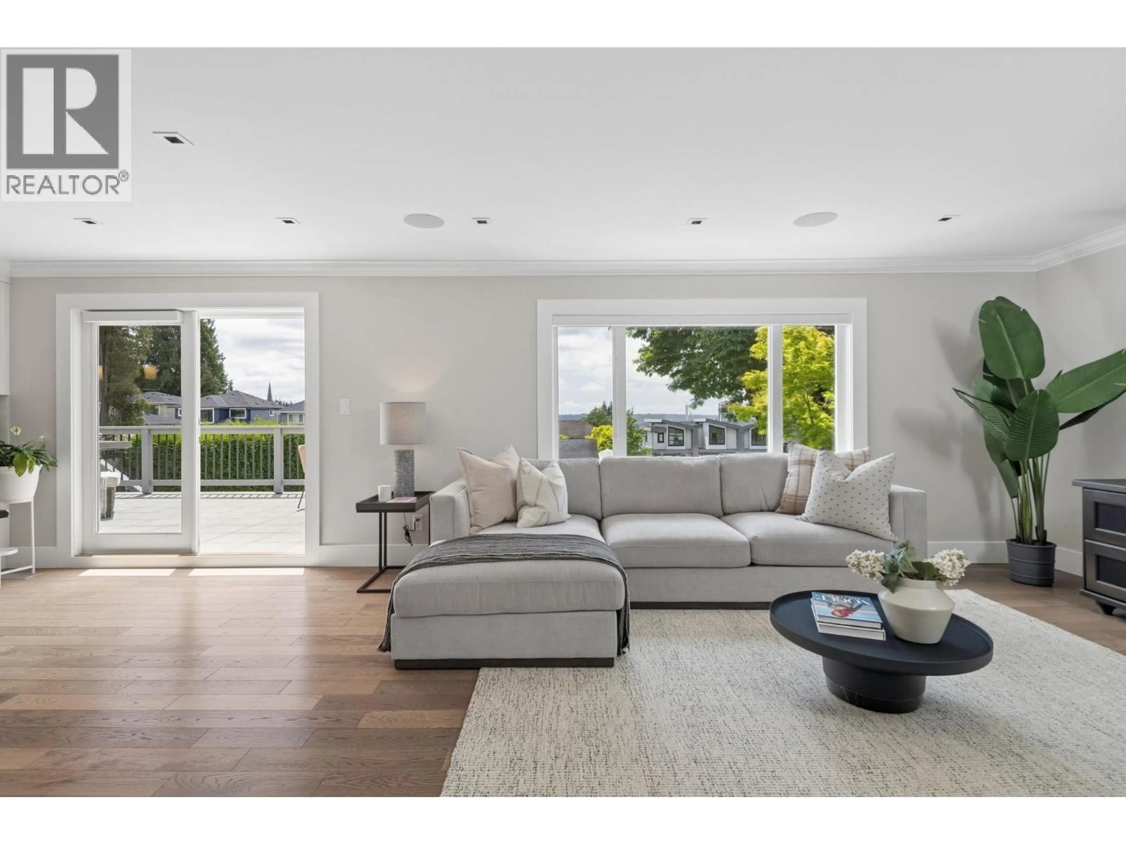 Living room with furniture, unknown for 752 SHAW AVENUE, Coquitlam British Columbia V3K2R8