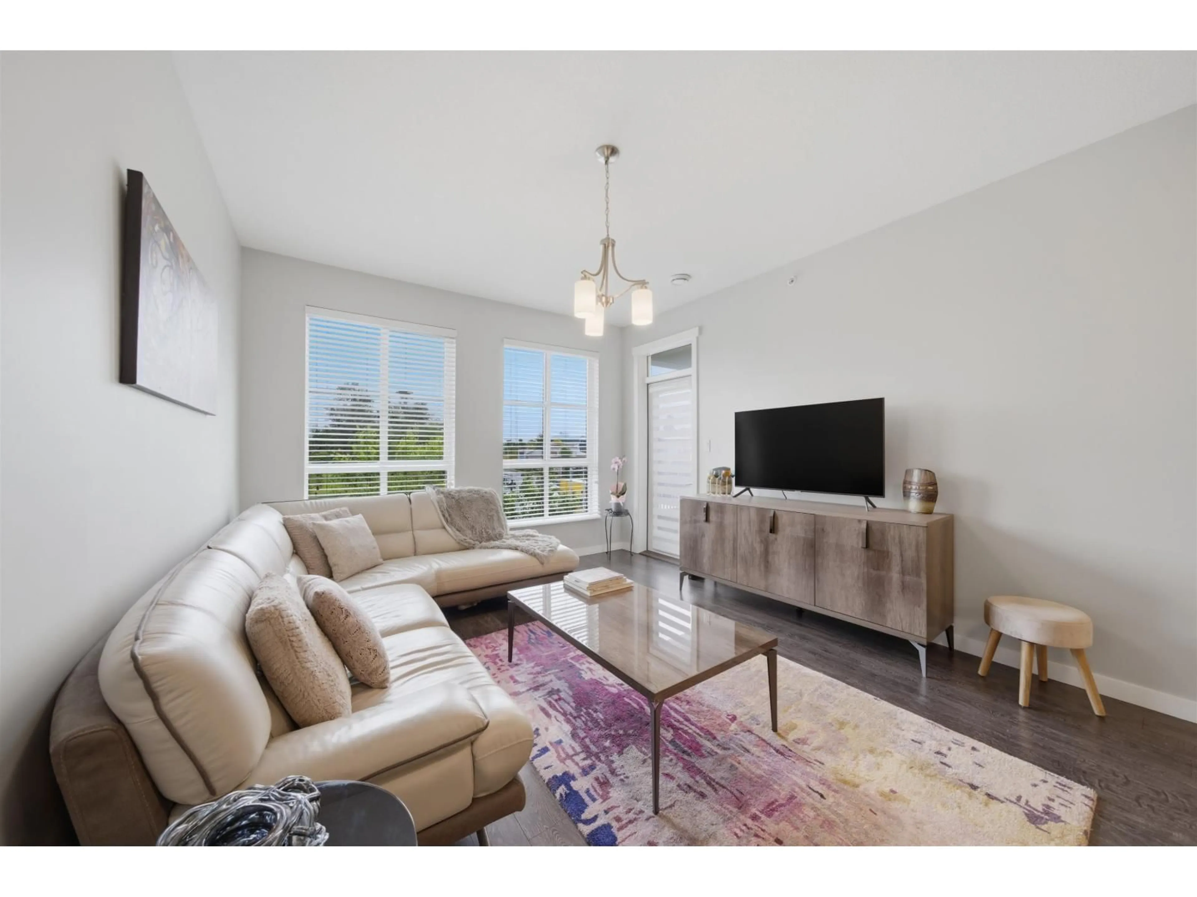 Living room with furniture, unknown for 426 - 15168 33 AVENUE, Surrey British Columbia V3Z0N7