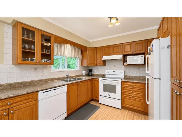 11010 PARTRIDGE CRESCENT, Surrey 4