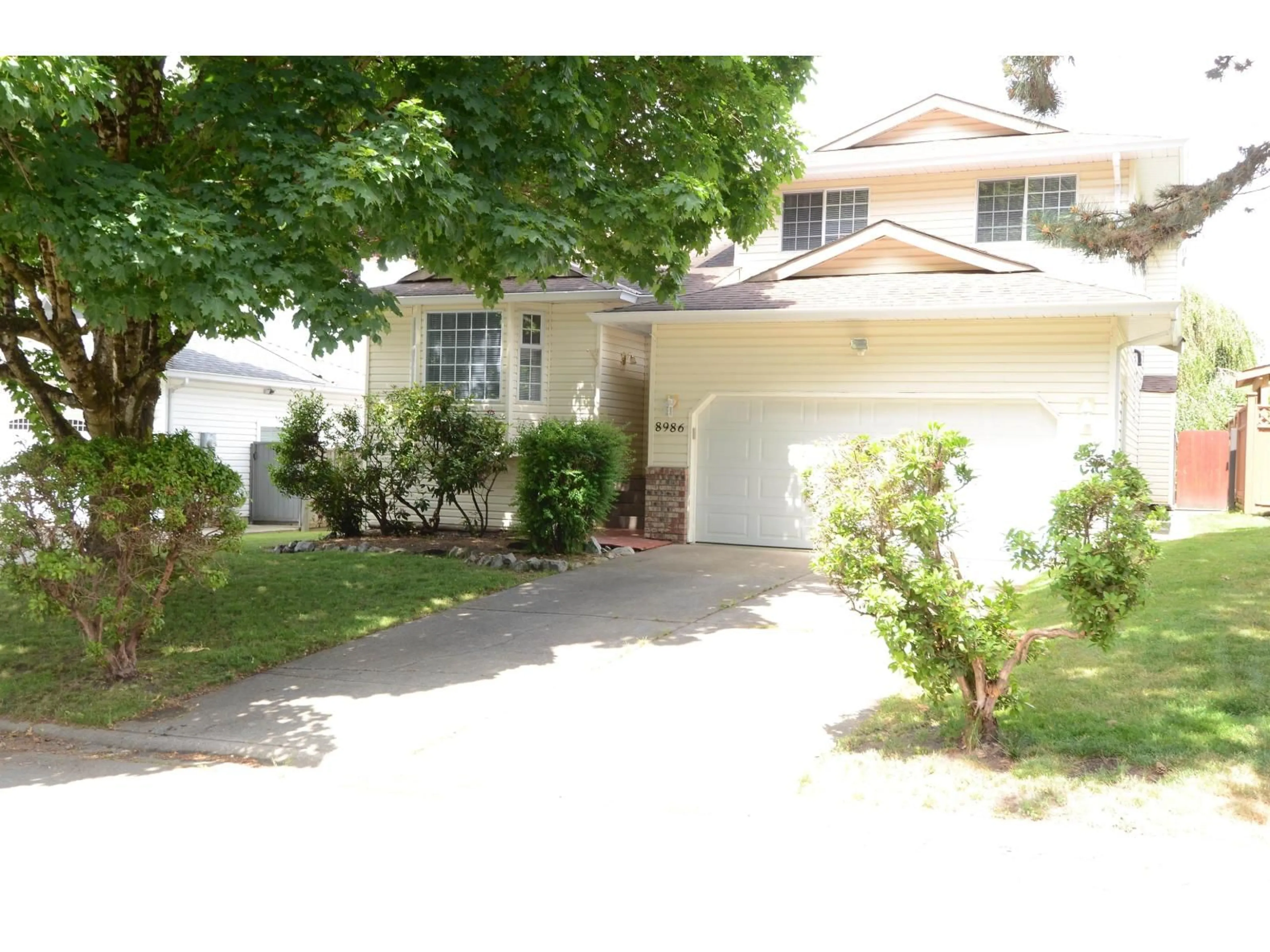 Home with vinyl exterior material, street for 8986 WATSON COURT, Delta British Columbia V4C8A1
