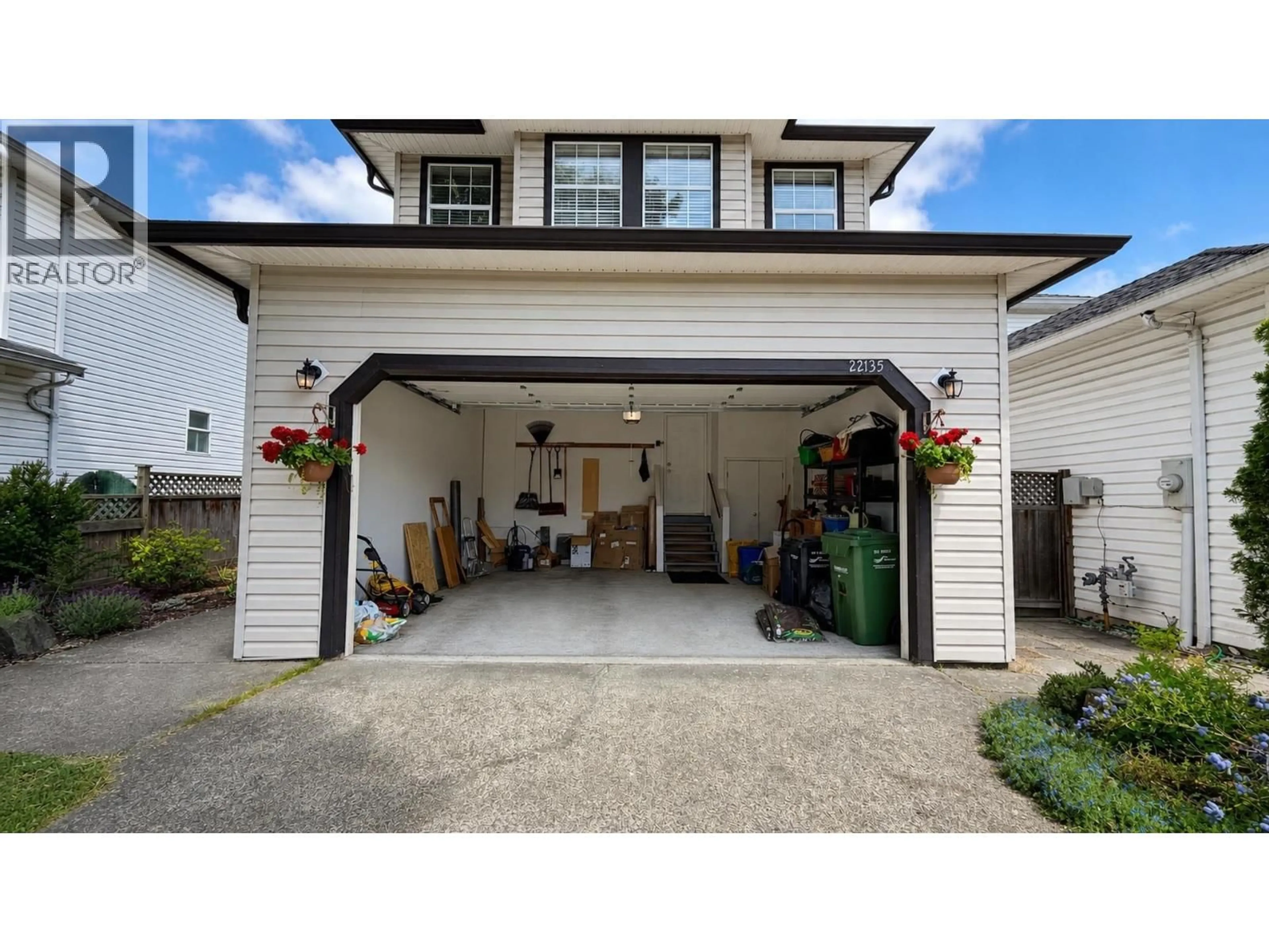 Indoor garage for 22135 GARRATT DRIVE, Richmond British Columbia V6V2P4