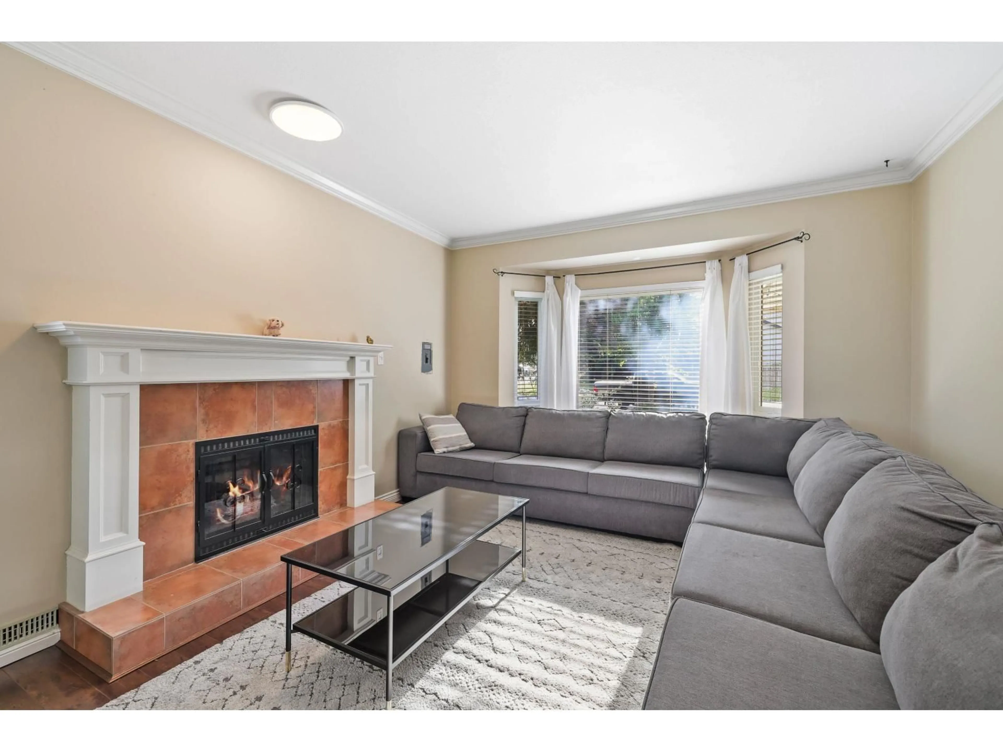 Living room with furniture, unknown for 6960 143A STREET, Surrey British Columbia V3W0E3