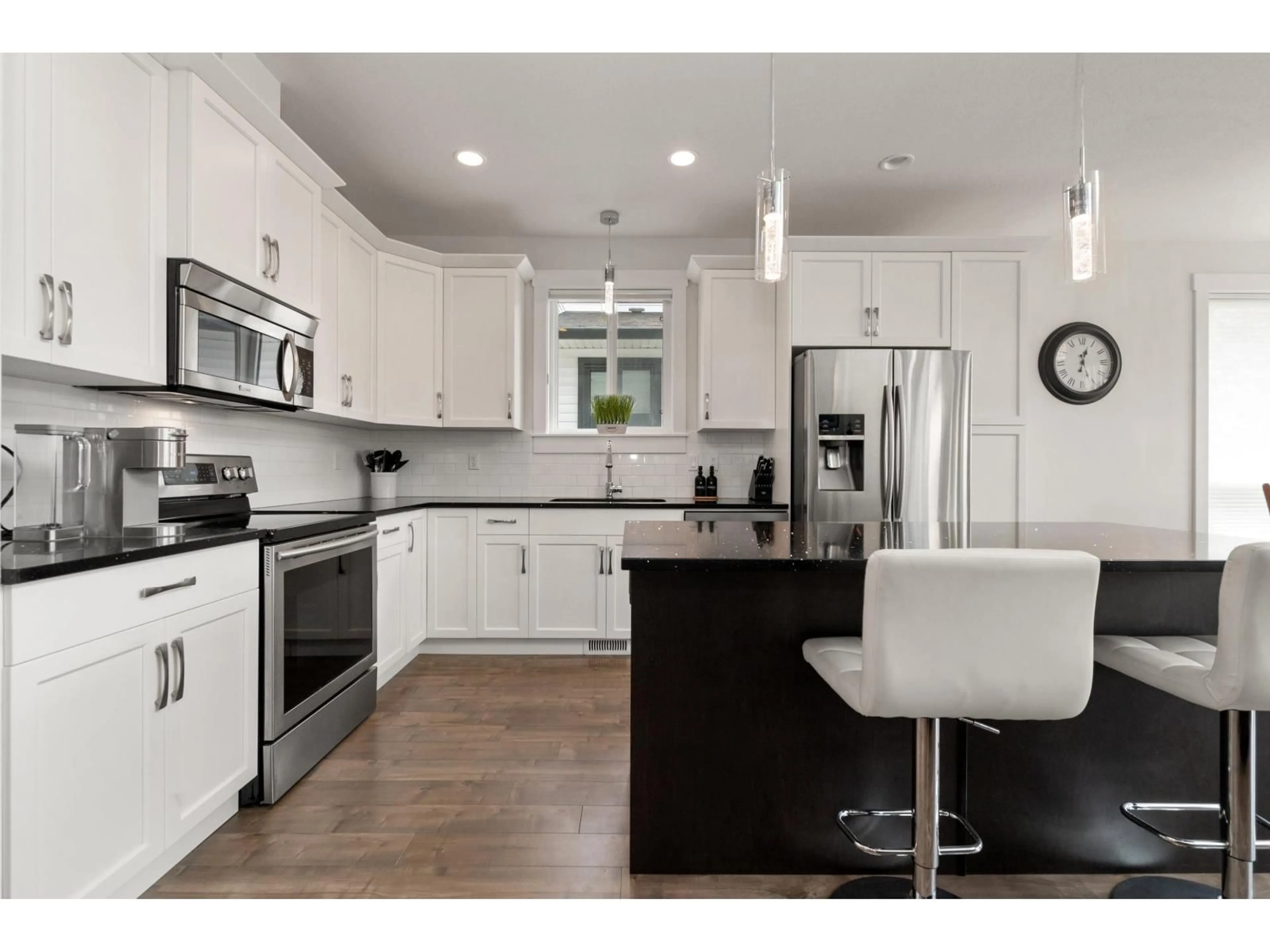 Open concept kitchen, wood/laminate floor for 6 - 7328 MORROW ROAD, Agassiz British Columbia V0M1A2