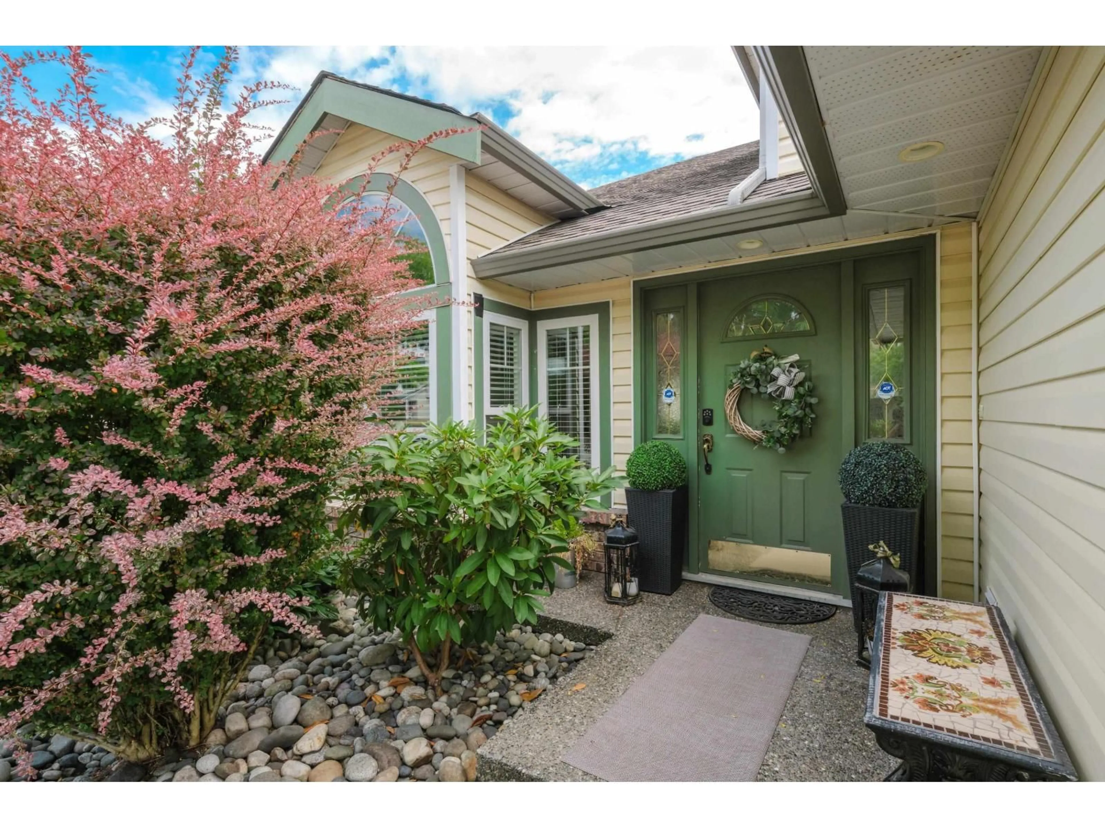 Indoor entryway for 6114 187A STREET, Surrey British Columbia V3S7R6