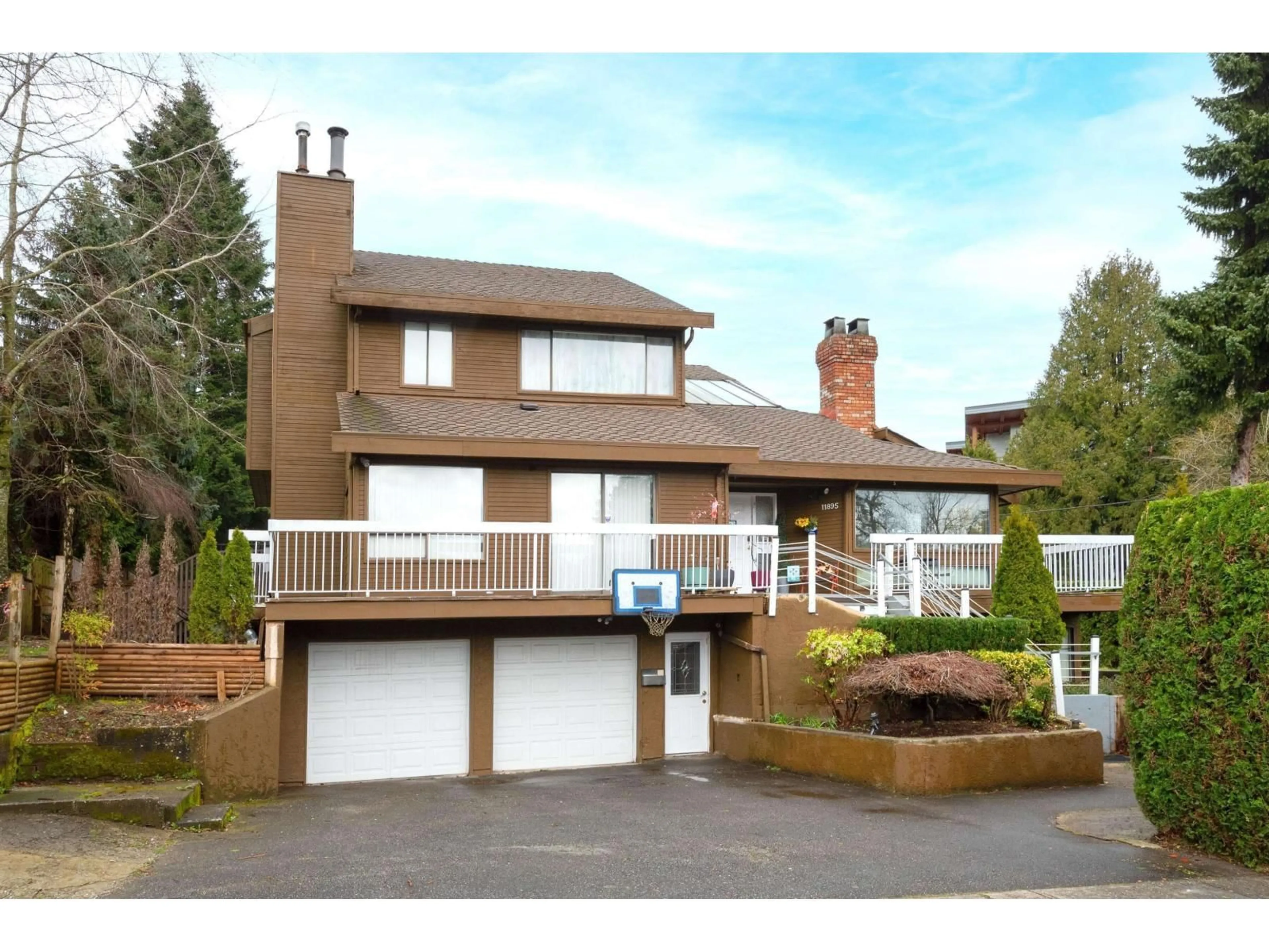 Home with vinyl exterior material, street for 11895 CHATEAU WYND, Delta British Columbia V4E3C7
