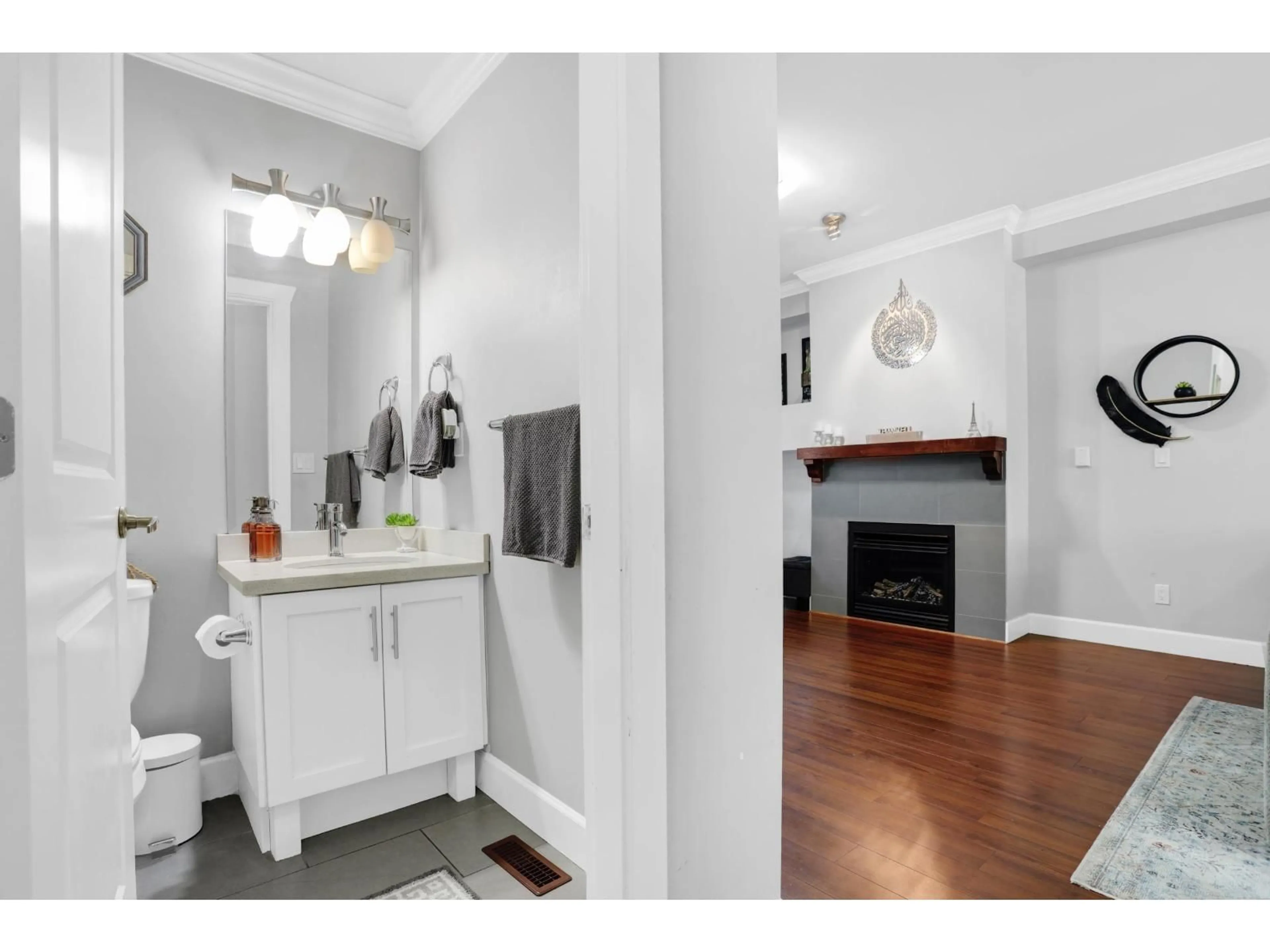 Standard bathroom, unknown for 37 - 19560 68 AVENUE, Surrey British Columbia V4N5Y5