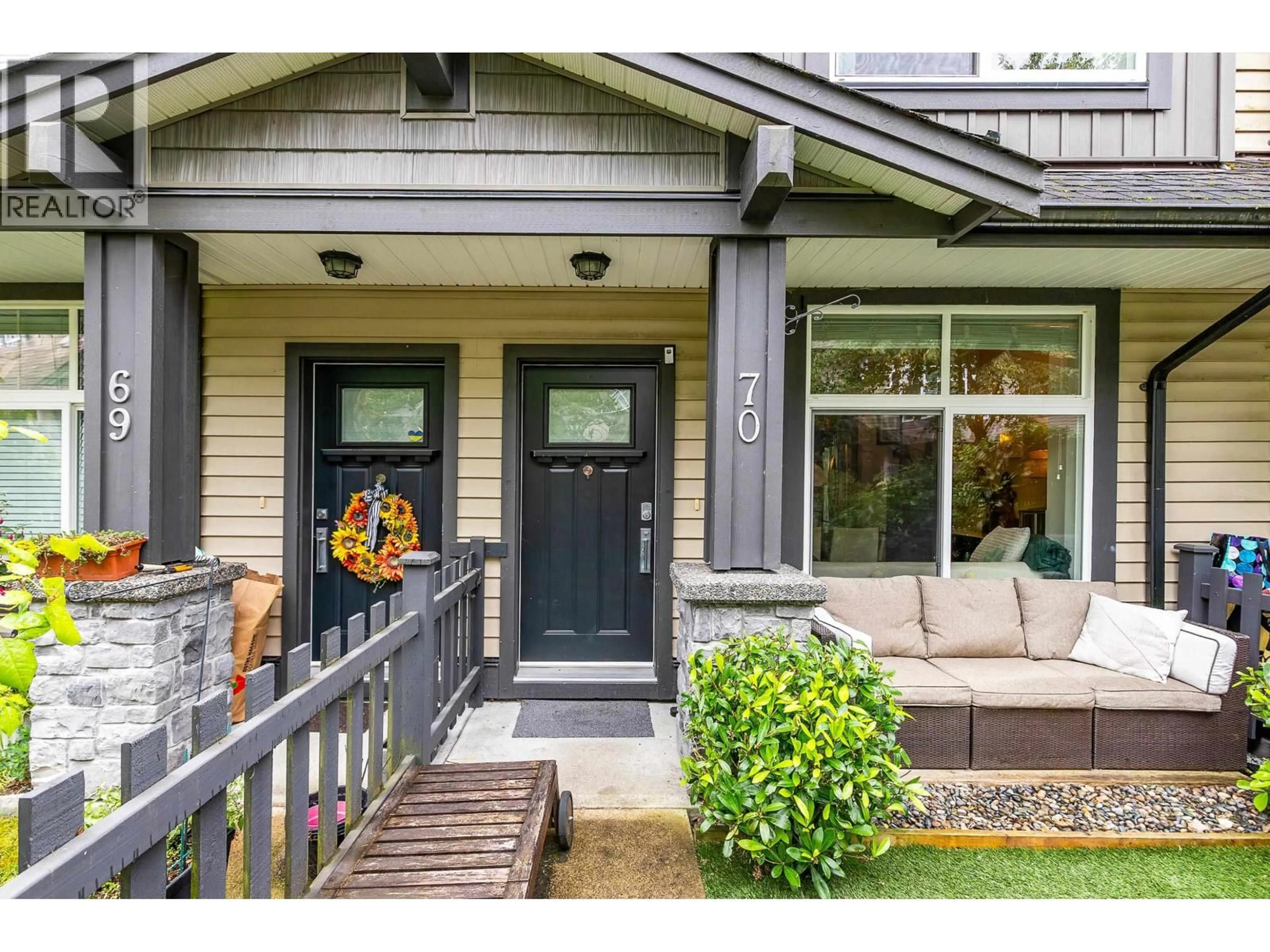 Indoor entryway for 70 - 13819 232 STREET, Maple Ridge British Columbia V4R0C7